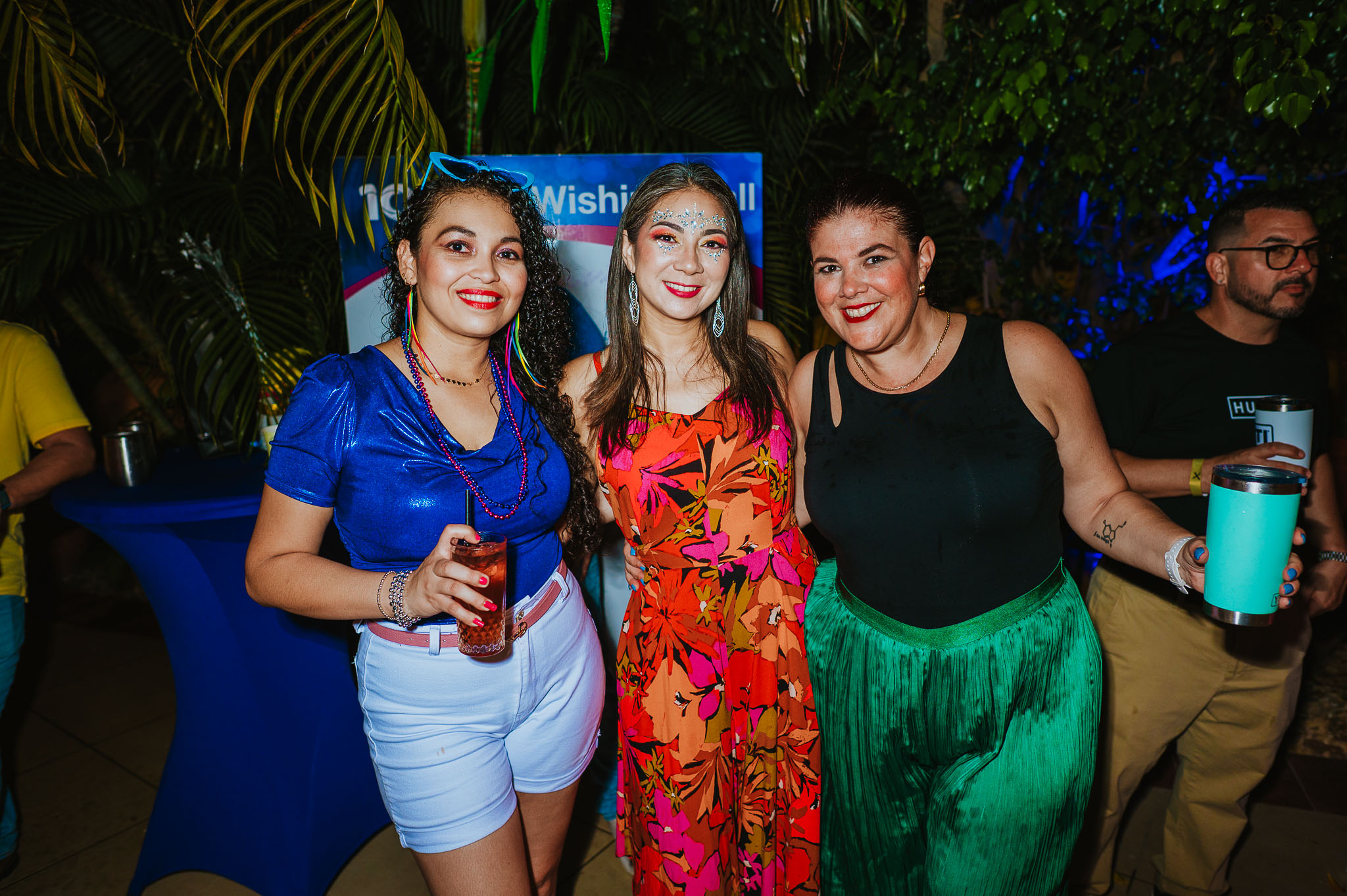 Aruba Bank ta sigui celebra 100 aña cu su empleadonan durante un fiesta di carnaval