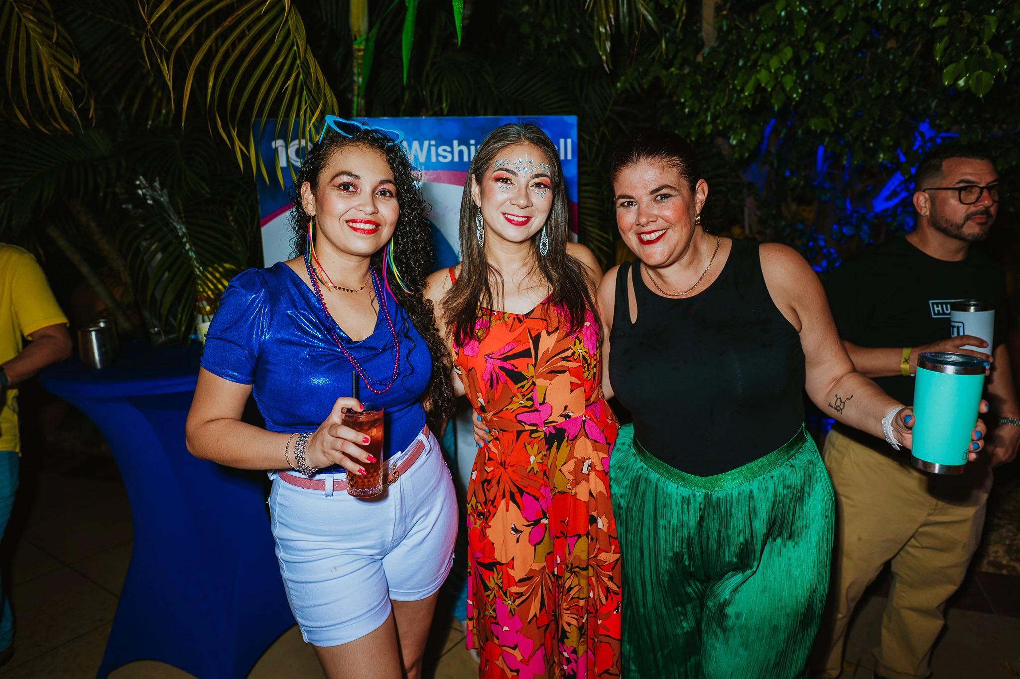 Aruba Bank ta sigui celebra 100 aña cu su empleadonan durante un fiesta di carnaval