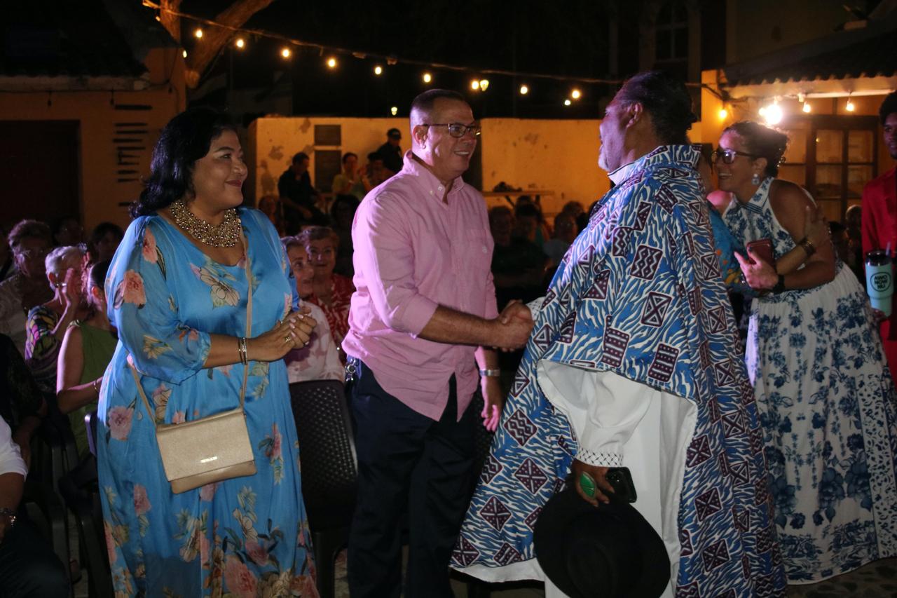 Parlamentario Evelyn Wever-Croes a atende e Premiere di e Documentario AWO, NOW, NU