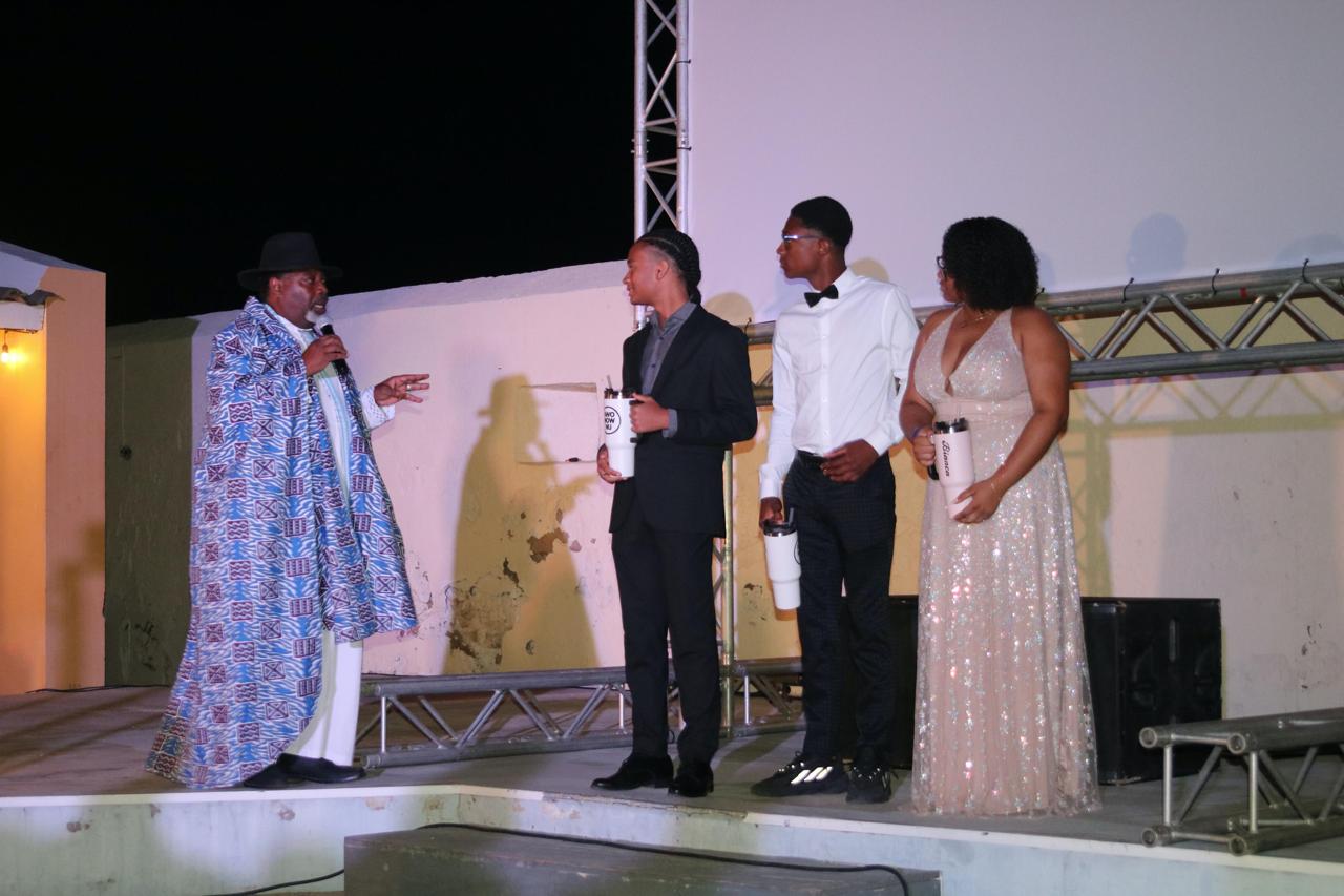 Parlamentario Evelyn Wever-Croes a atende e Premiere di e Documentario AWO, NOW, NU