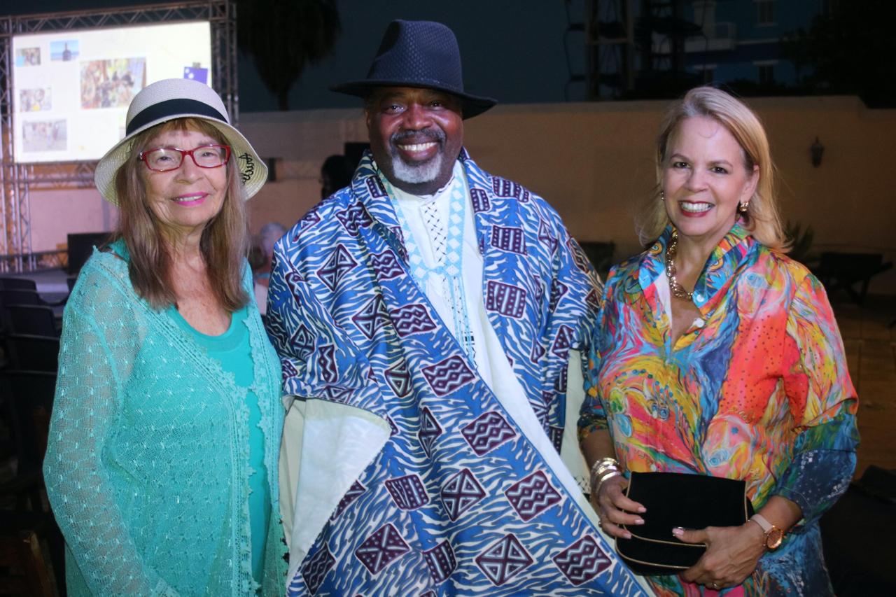 Parlamentario Evelyn Wever-Croes a atende e Premiere di e Documentario AWO, NOW, NU