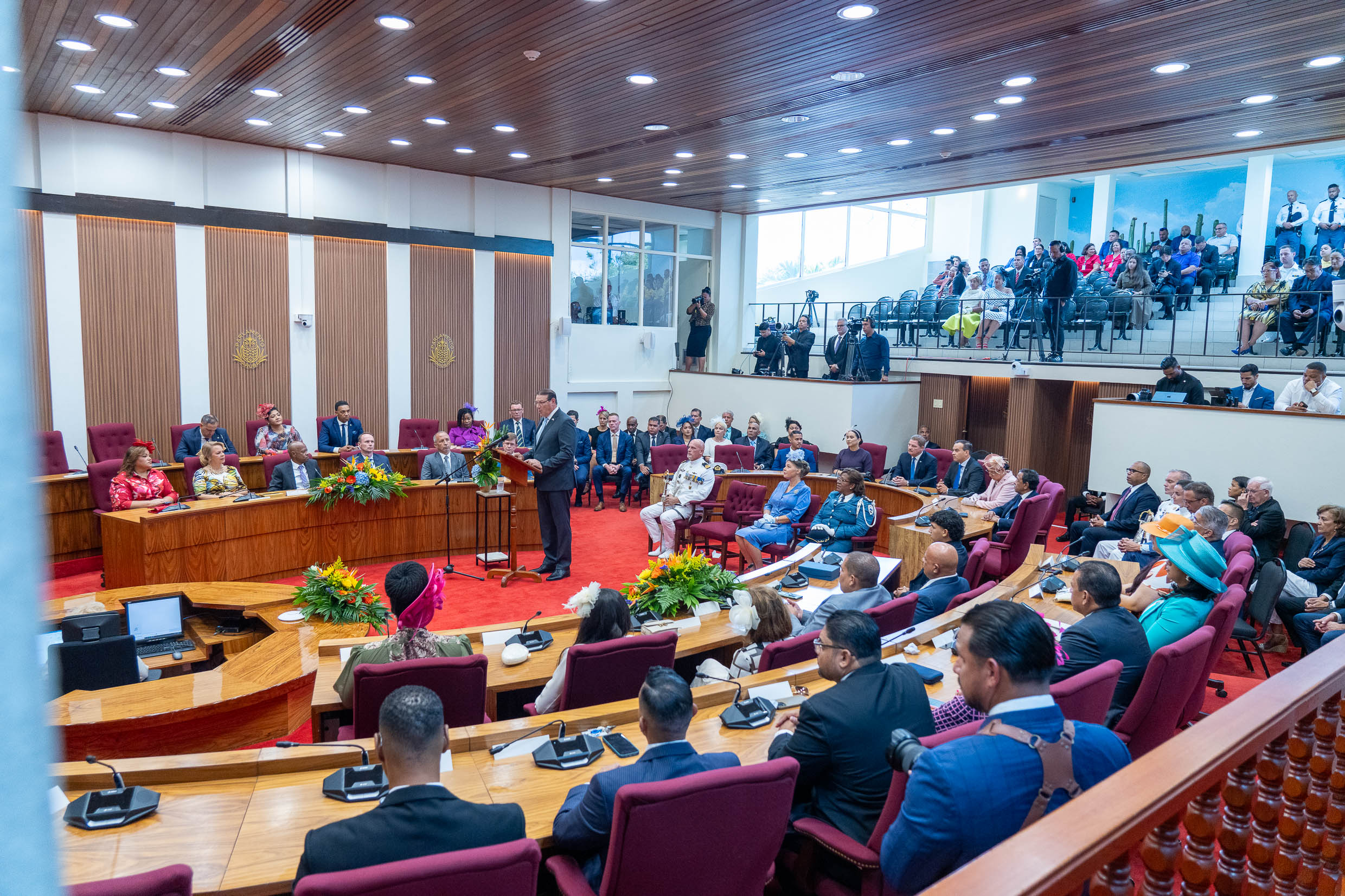 Prome Minister Mike Eman "E vision di e gobierno aki ta refleha den discurso di Su Excelencia Gobernador