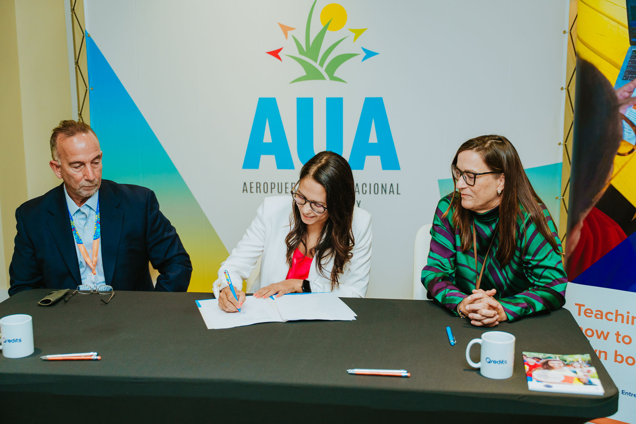 Qredits Aruba and Aruba Airport Authority N.V. launches the extension of “BeYourOwnBoss” – an educational program – for secondary schools (MAVO and HAVO).