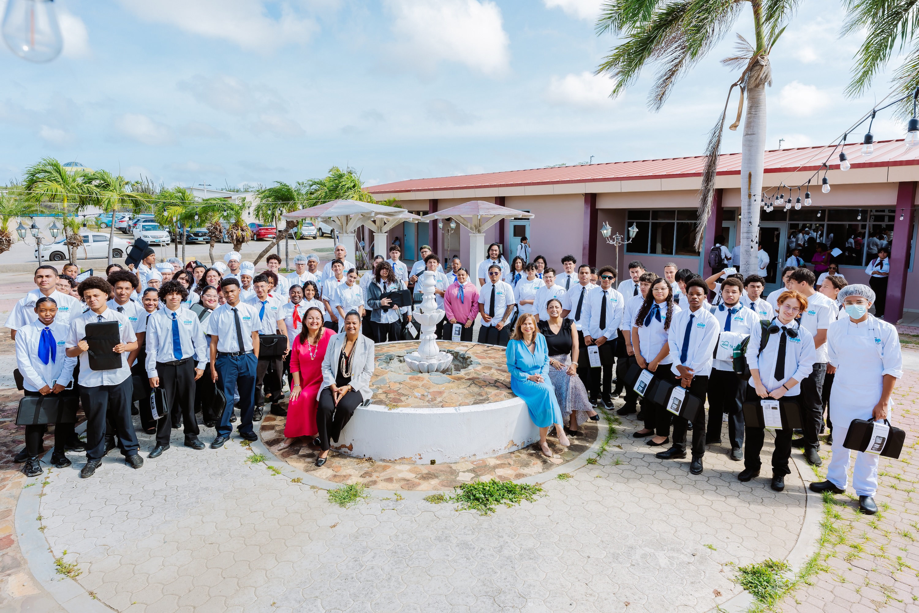 AHATA ta regala Studiantenan Culinario di EPI nan Herment Profesional