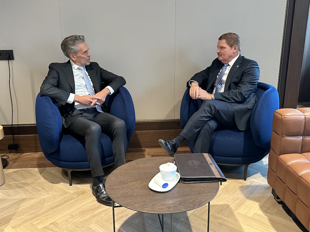 Prome Minister Dick Schoof a reuni cu Prome Minister Mike Eman