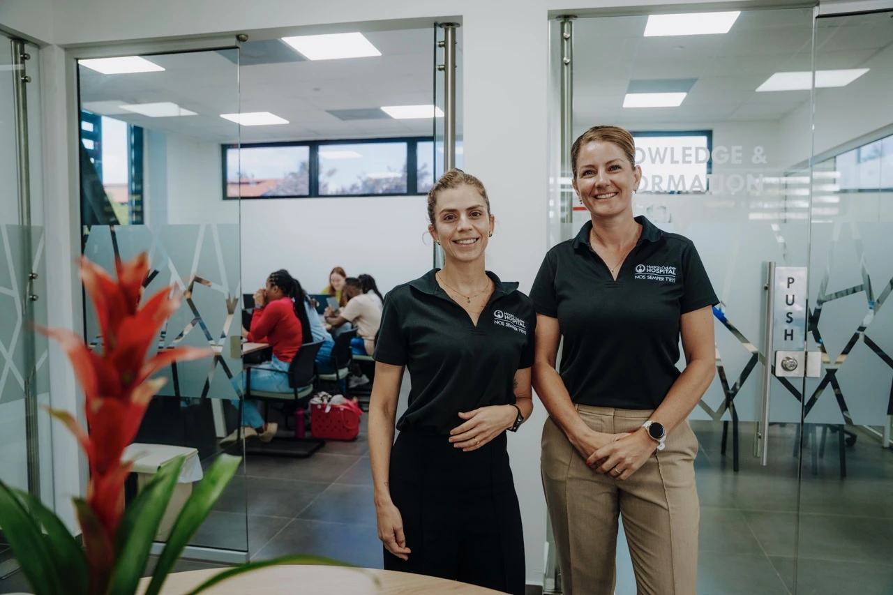 10 nurse a cuminsa nan specialisacion IC/SEH na Aruba mes