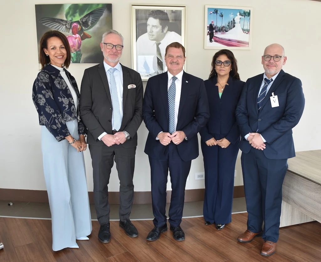 Embahador nobo di Suecia pa Reino Hulandes cu encuentro cerca minister-president Mike Eman