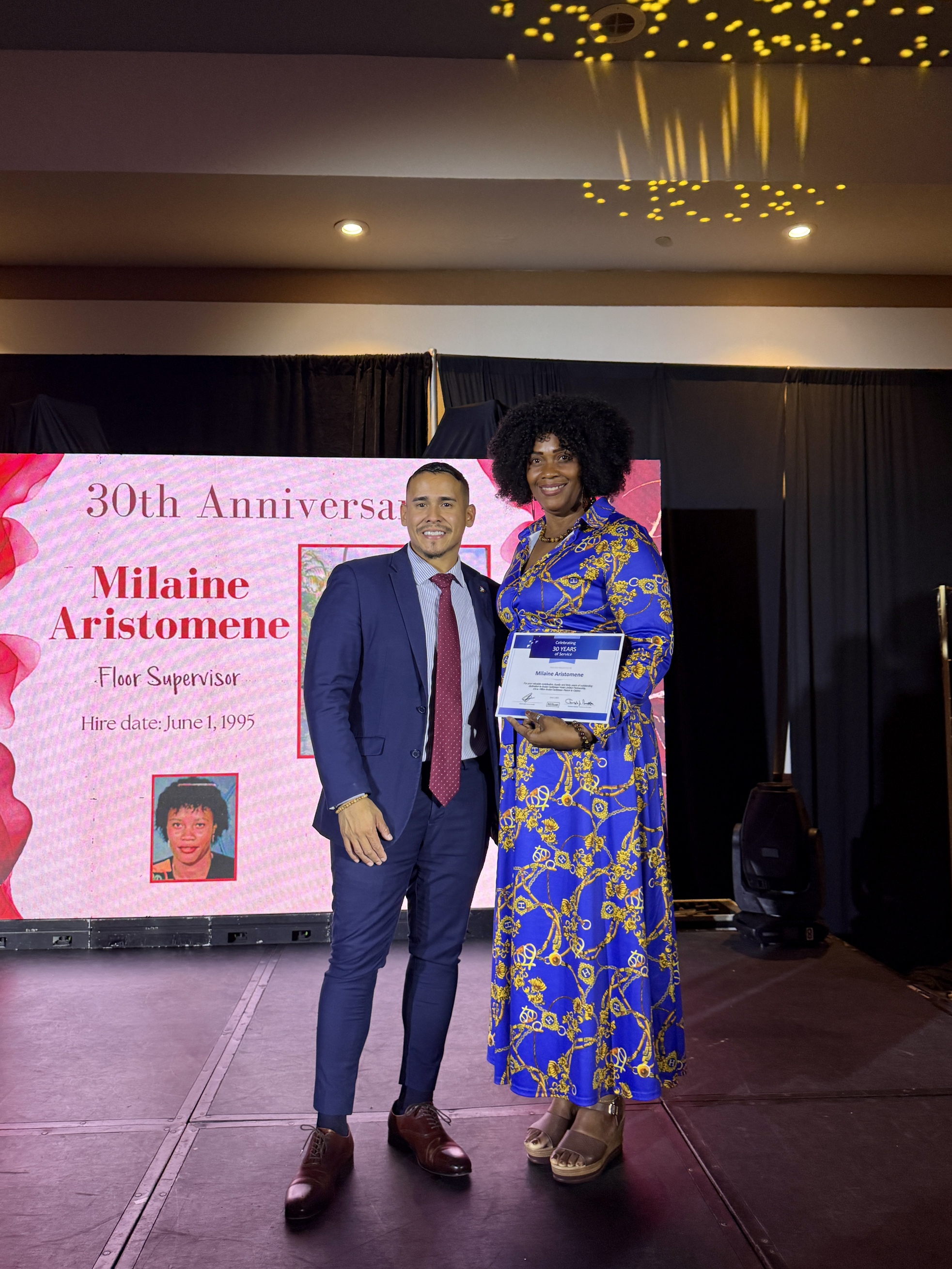 Minister Wendrick Cicilia presente pa honra e dedicacion di e empleadonan di Hilton Aruba Resort & Casino