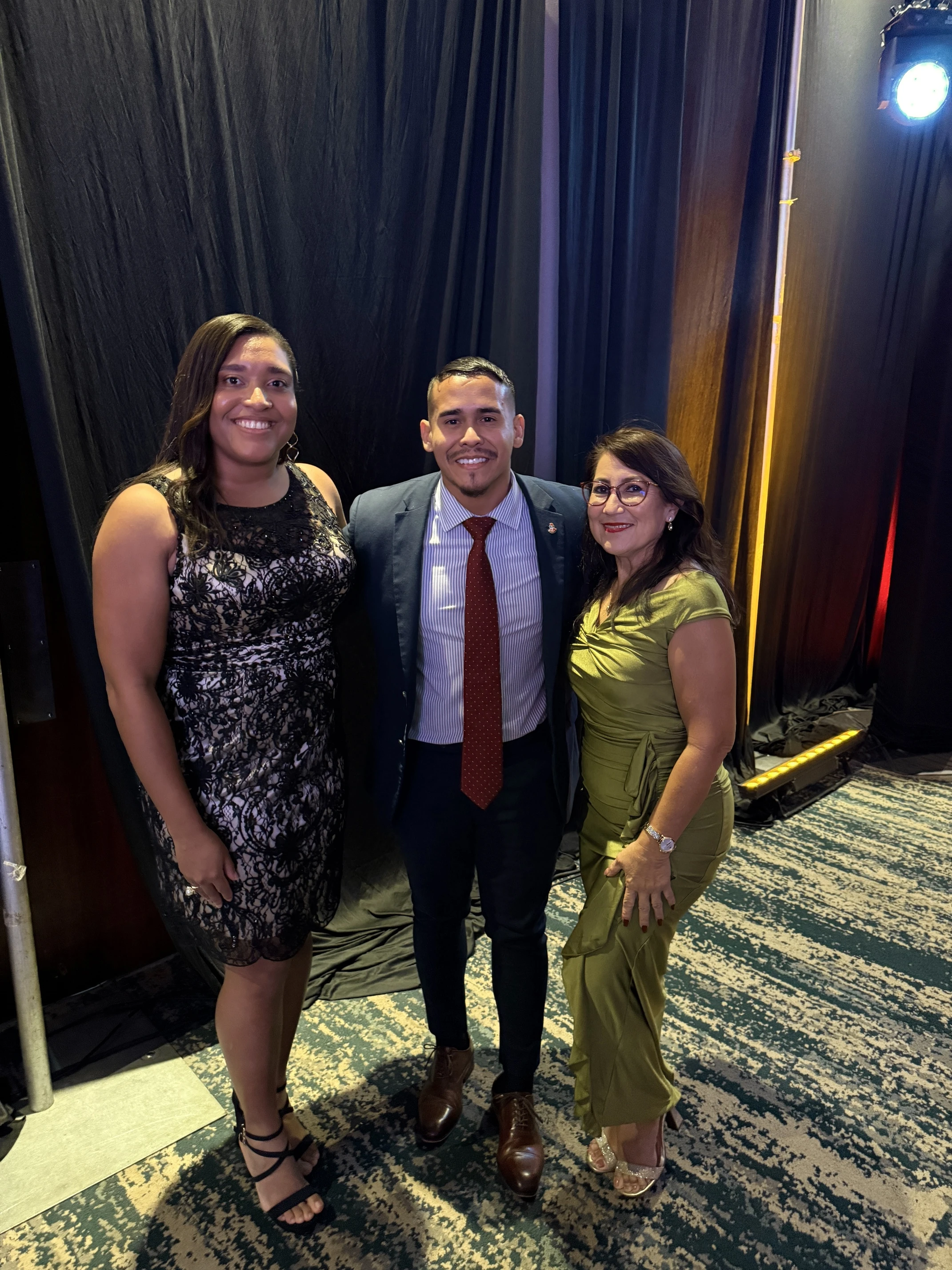 Minister Wendrick Cicilia presente pa honra e dedicacion di e empleadonan di Hilton Aruba Resort & Casino