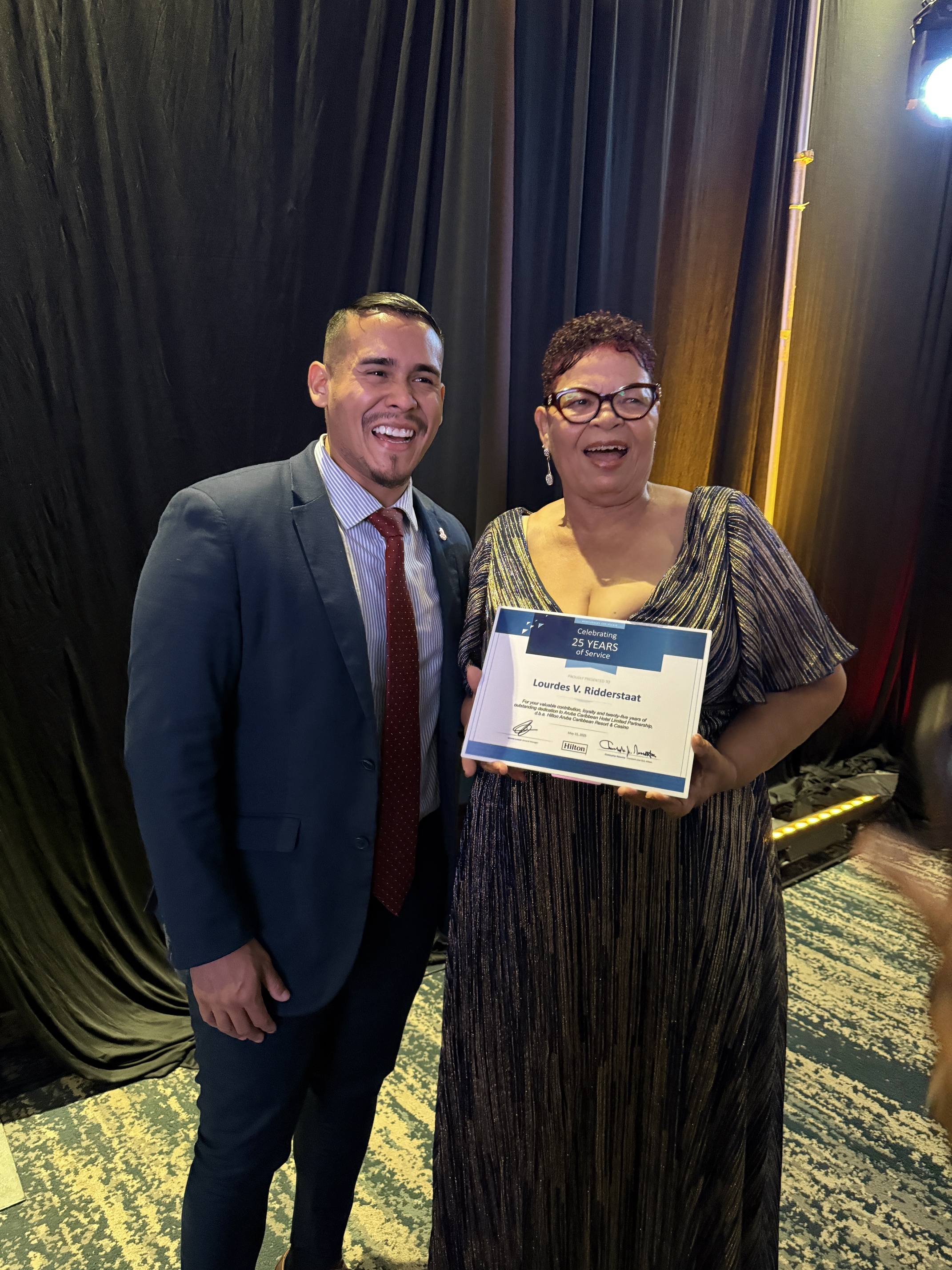 Minister Wendrick Cicilia presente pa honra e dedicacion di e empleadonan di Hilton Aruba Resort & Casino