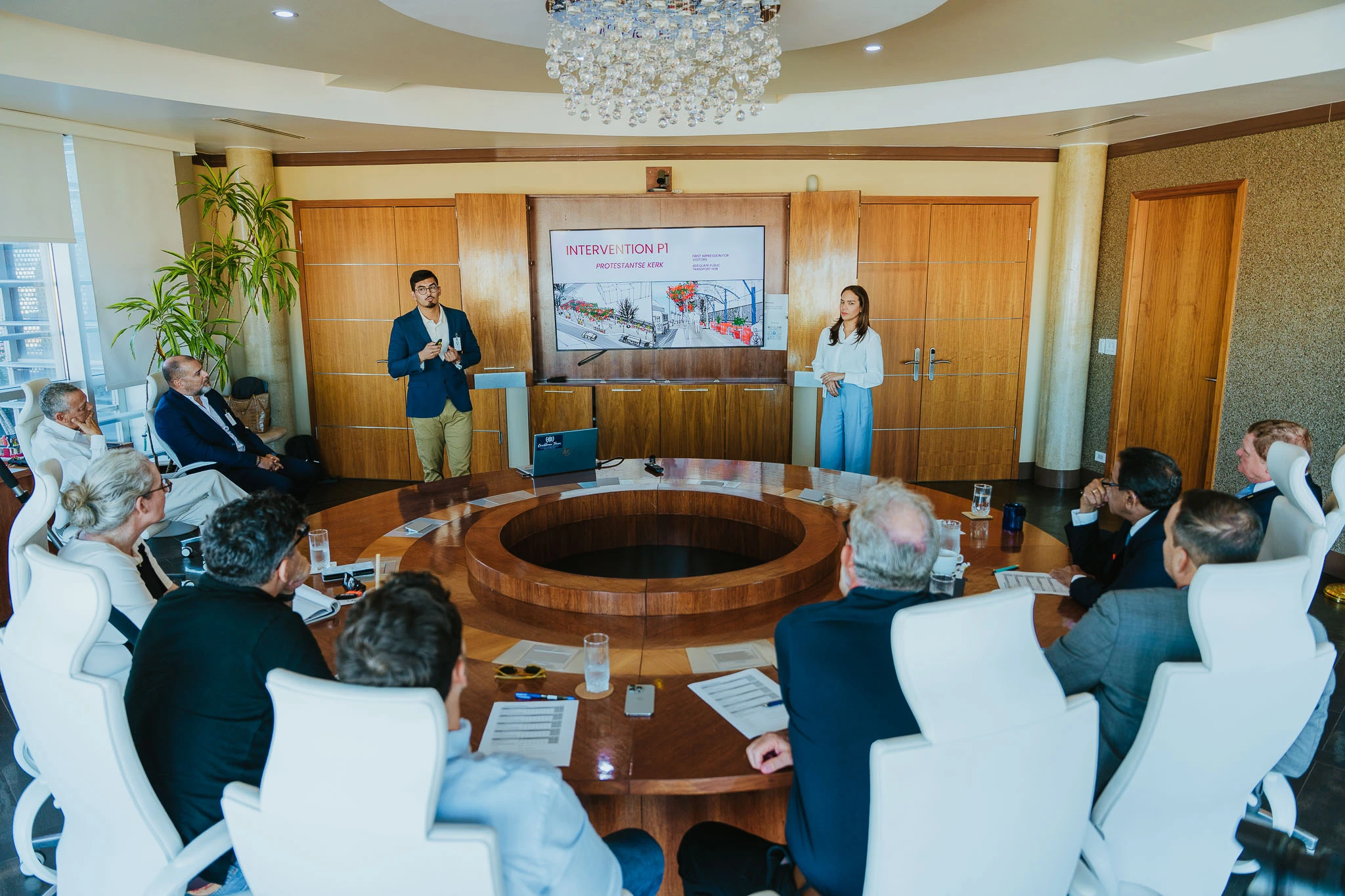 Prome Minister Eman a keda impresiona cu e plannan pa desaroyo di Wilhelminastraat