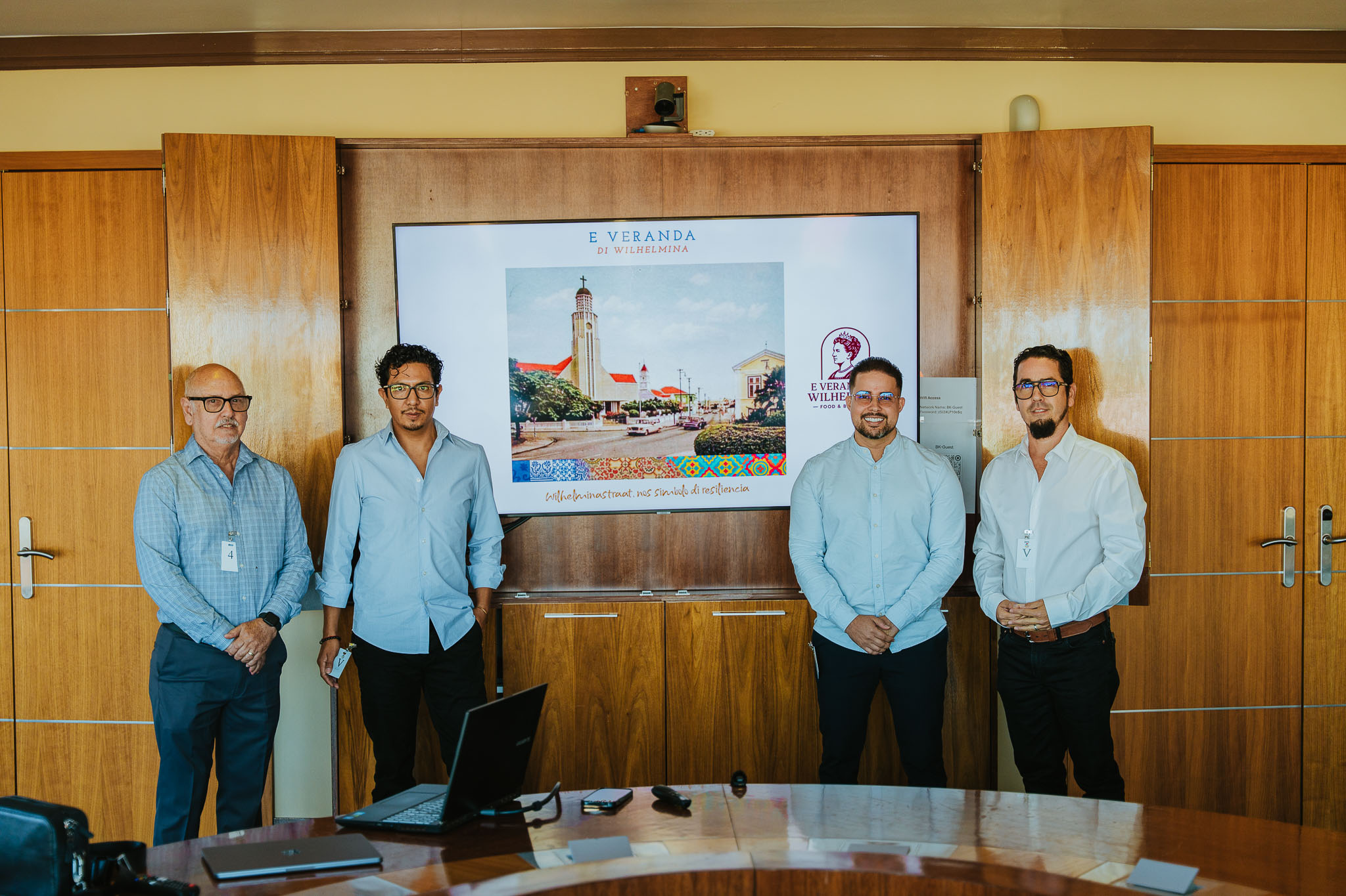 Prome Minister Eman a keda impresiona cu e plannan pa desaroyo di Wilhelminastraat