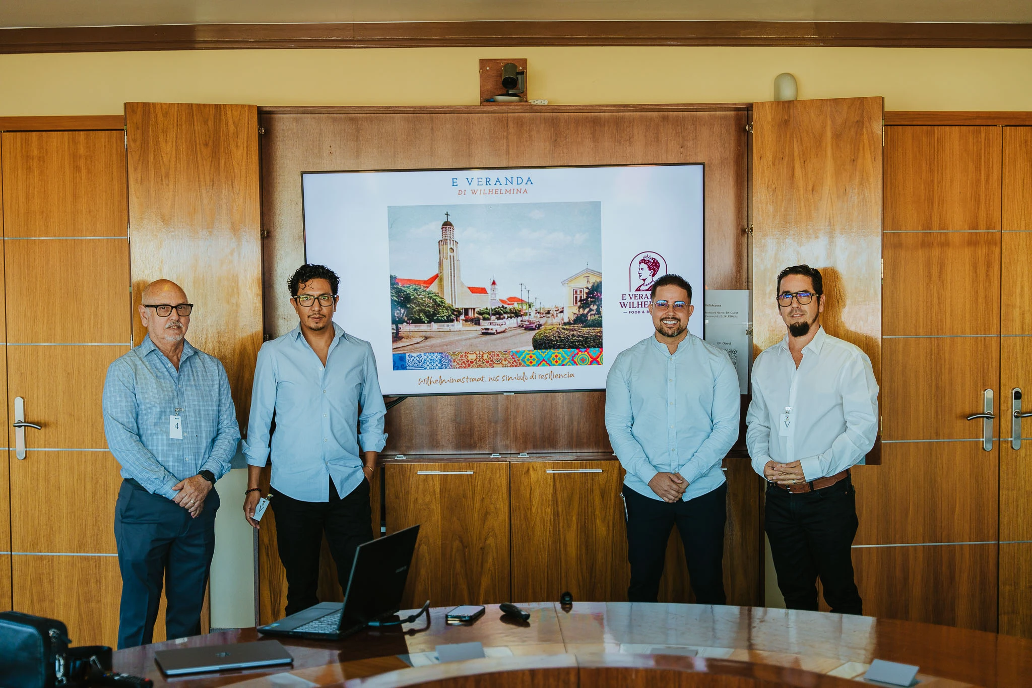 Prome Minister Eman a keda impresiona cu e plannan pa desaroyo di Wilhelminastraat