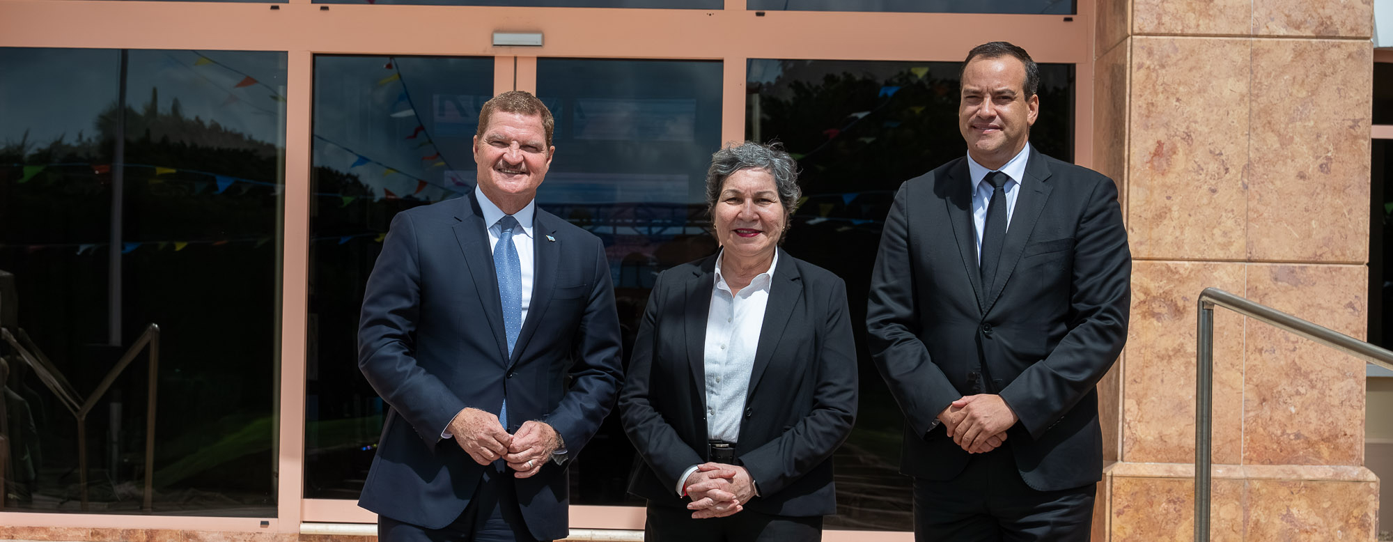 Presidente di Banco Central di Aruba, Sra. Jeanette R. (Jane)  Semeleer ta bay cu pensioen