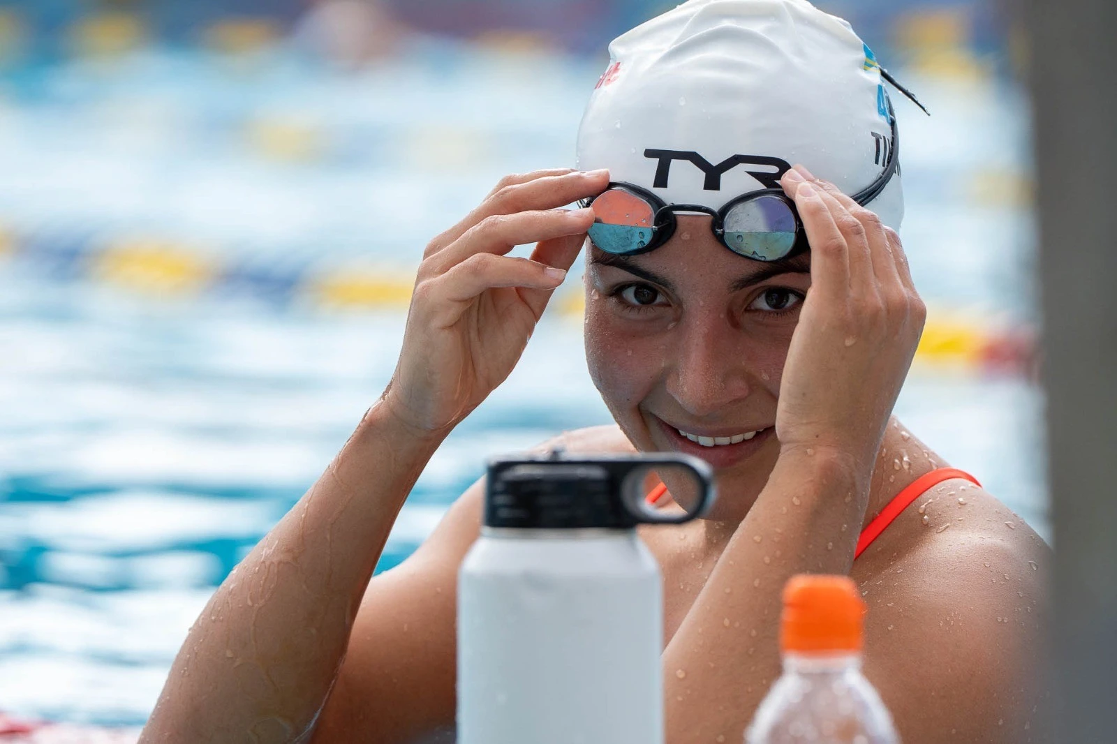 Stingray Swimming Team ta felicita nan atleta Elisabeth Timmer cu a briya na Hulanda