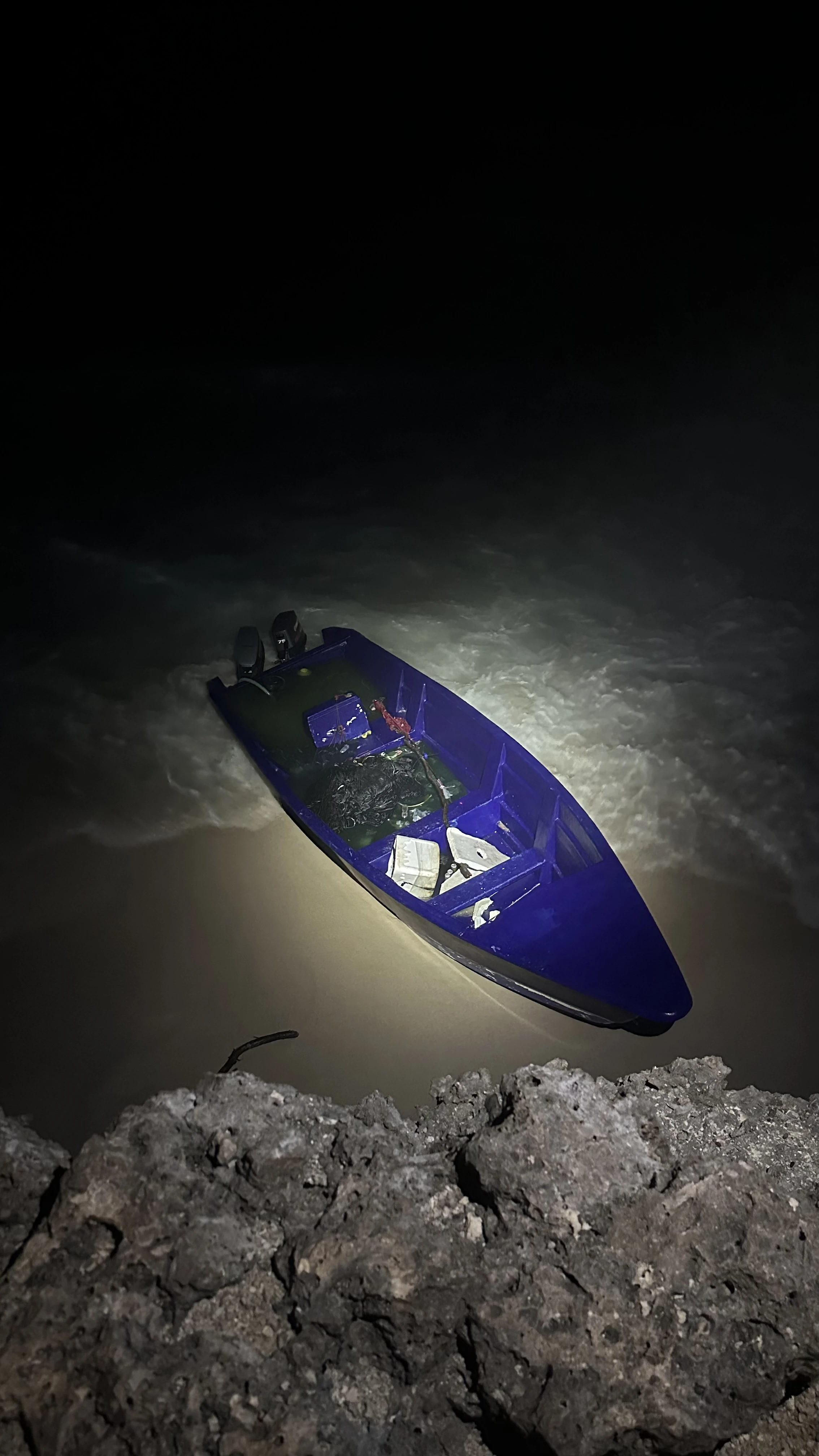 Detencion di 5 persona den area di Playa Tortuga caminda a encontra un cantidad di pakete cu droga