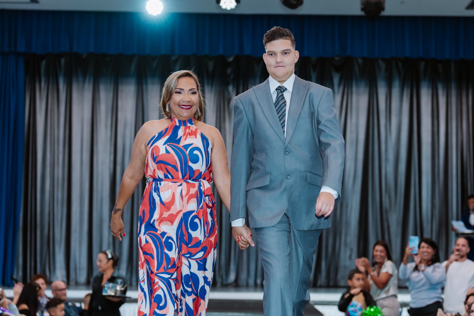 Dia 3 di December: - Stima ta inclui no exclui