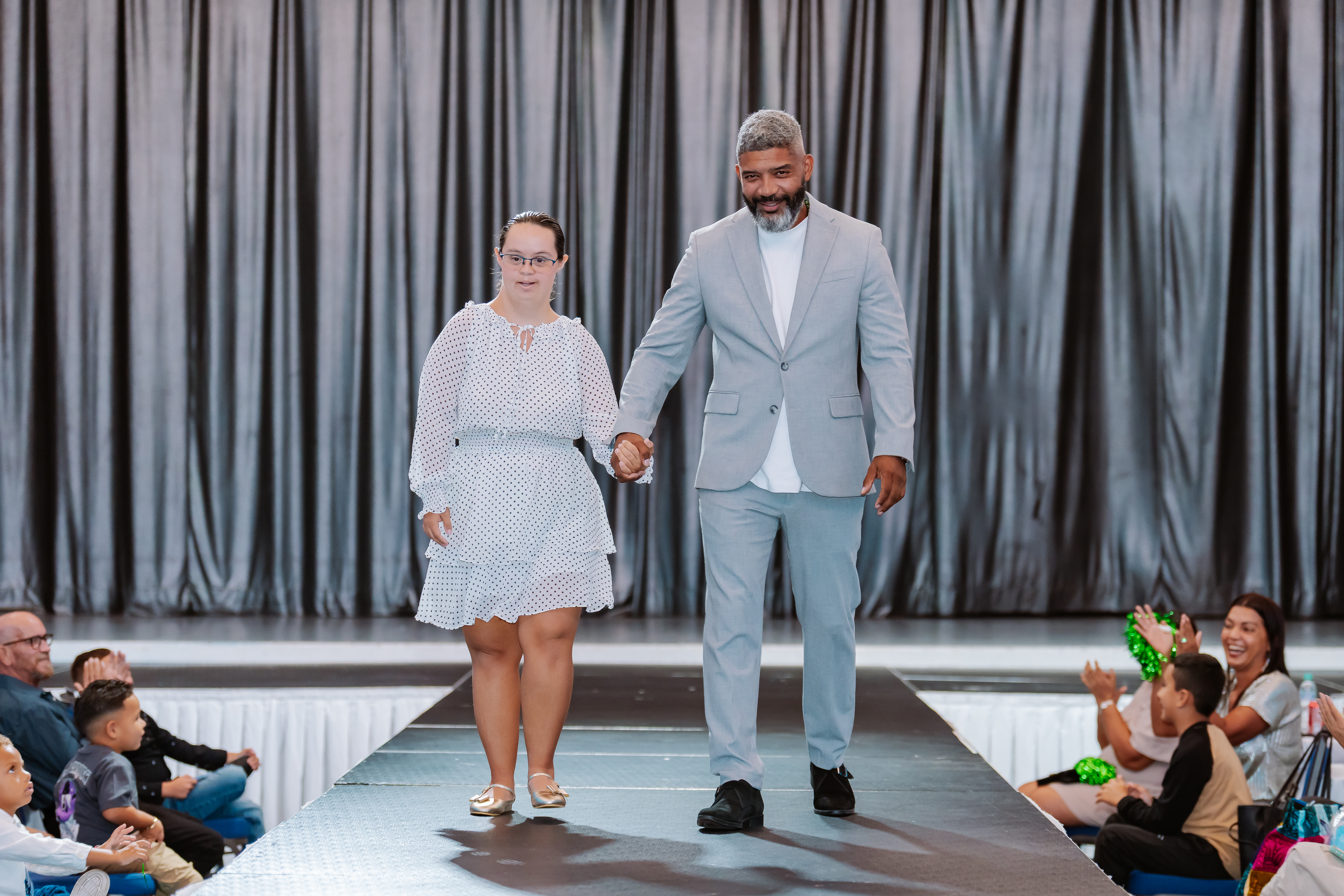 Dia 3 di December: - Stima ta inclui no exclui