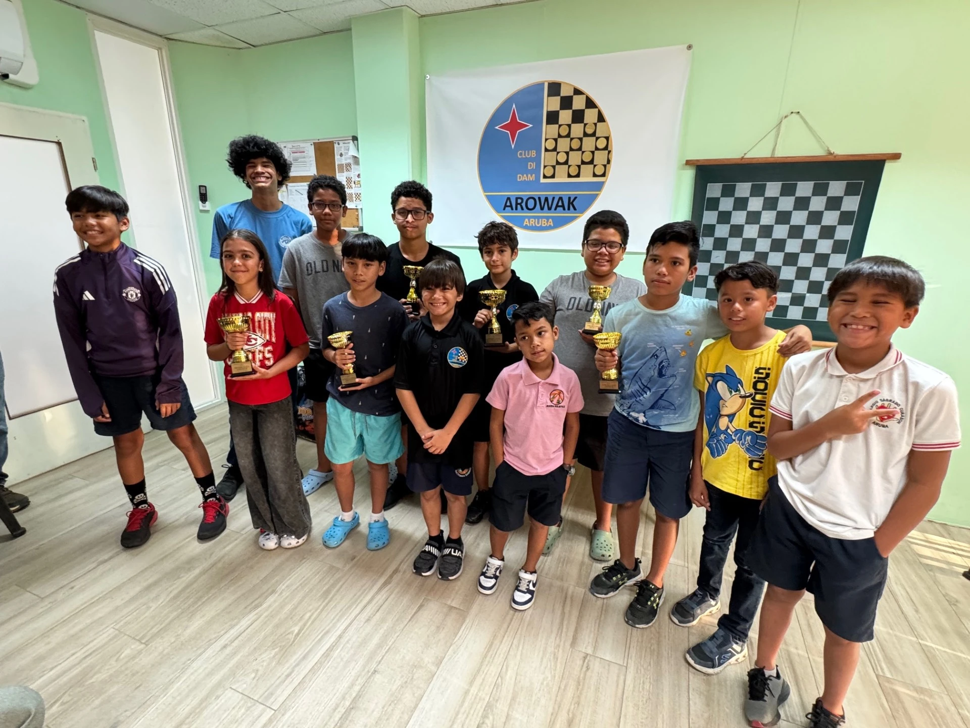 Entregamento di trofeo na ganadornan di Campeonato Hubenil dammen pa anja 2025