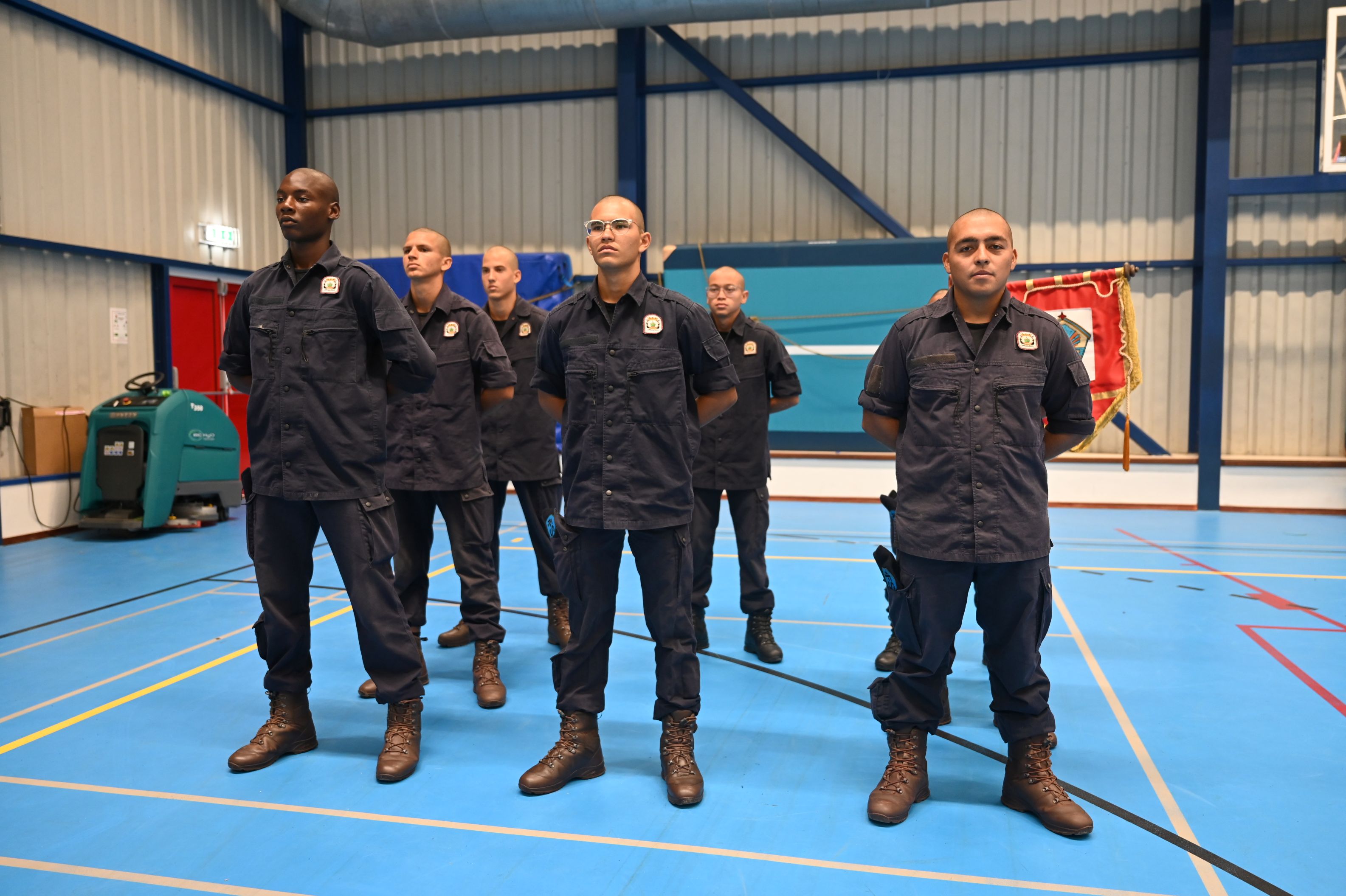 Minister di Asunto Social a entrega certificado di fase 1 na cursistanan di SVT-20