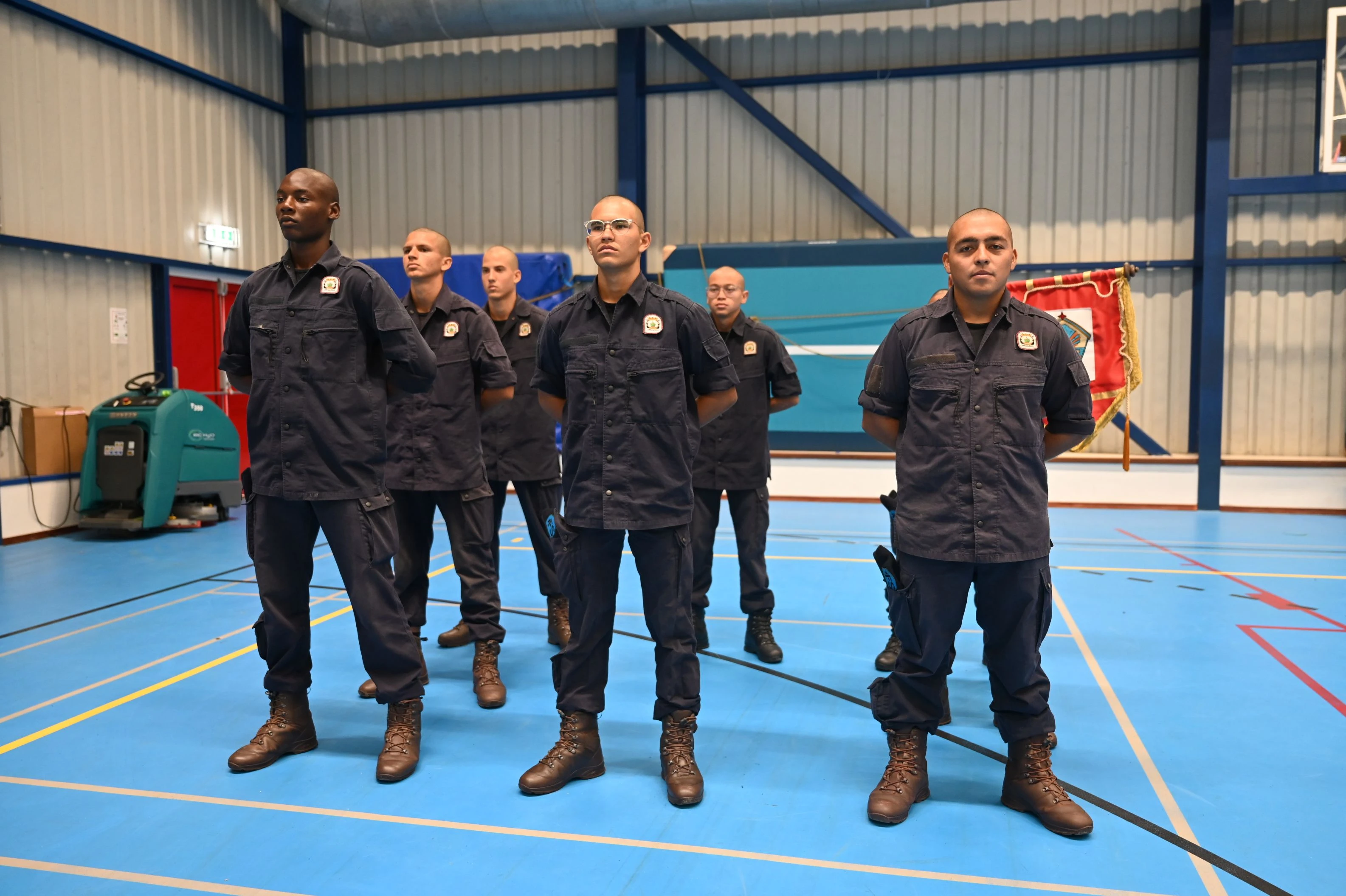 Minister di Asunto Social a entrega certificado di fase 1 na cursistanan di SVT-20