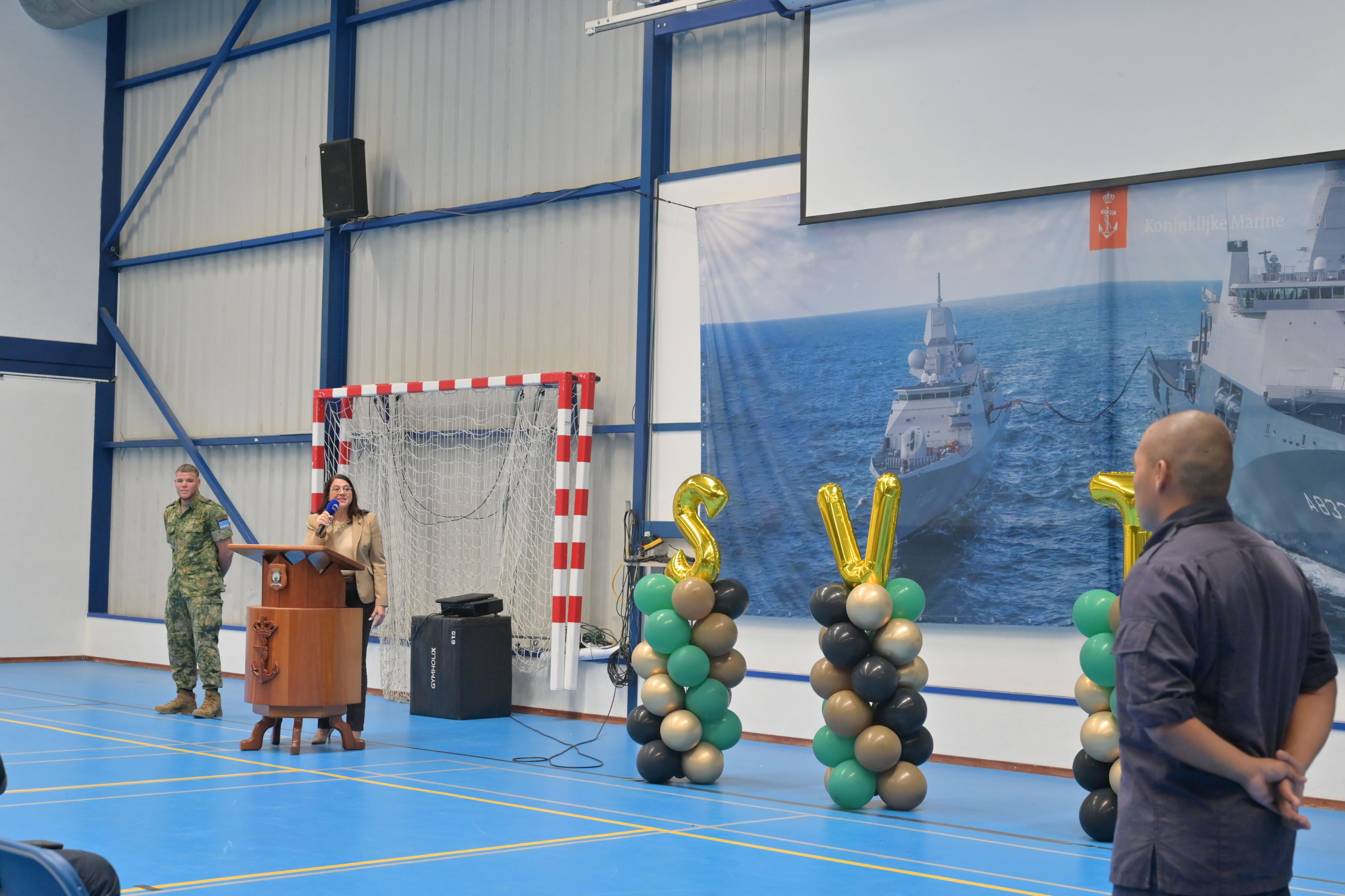 Minister di Asunto Social a entrega certificado di fase 1 na cursistanan di SVT-20