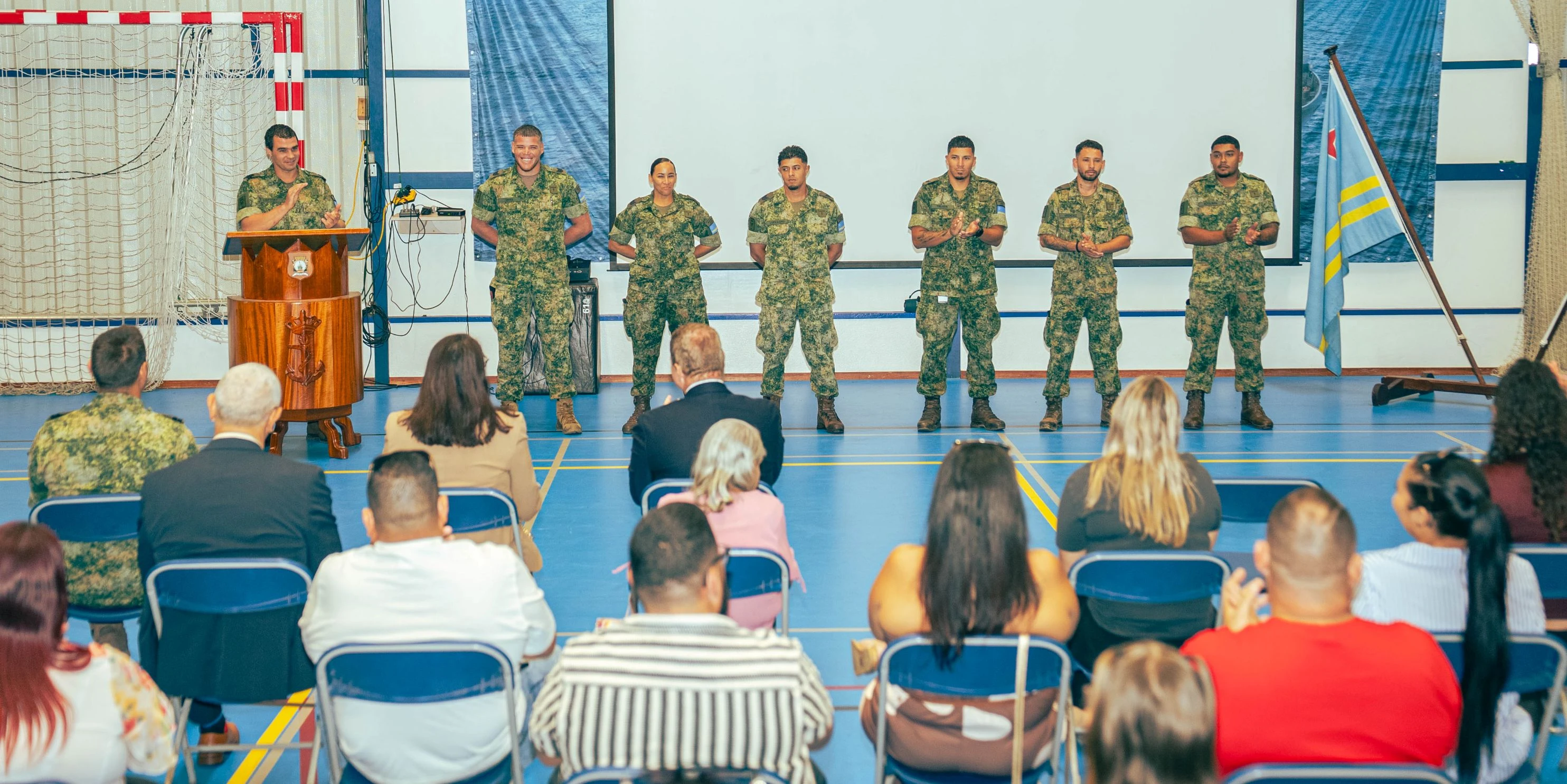 Minister di Asunto Social a entrega certificado di fase 1 na cursistanan di SVT-20