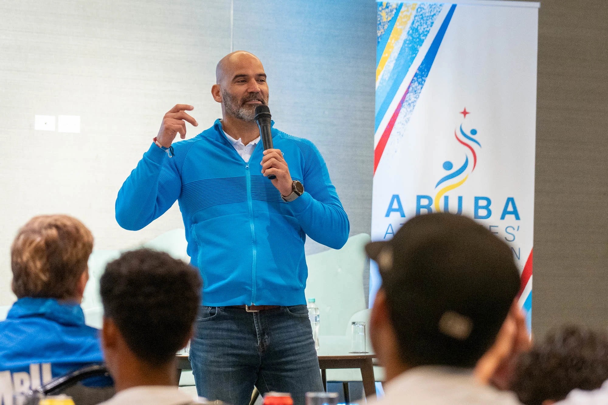 Carlos Santiago OLY a comparti hopi conocemento di e plataforma “Athlete365”