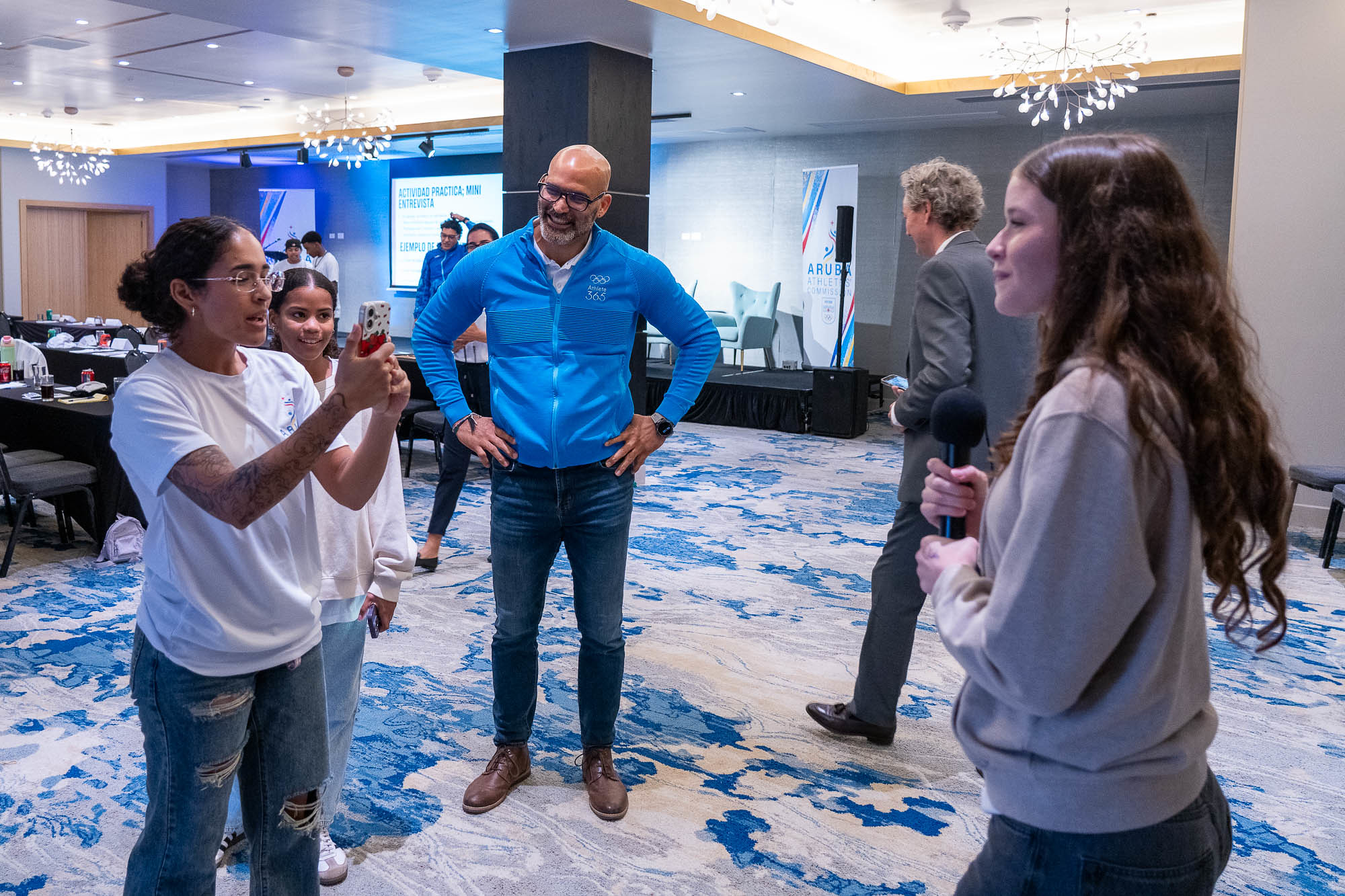 Carlos Santiago OLY a comparti hopi conocemento di e plataforma “Athlete365”