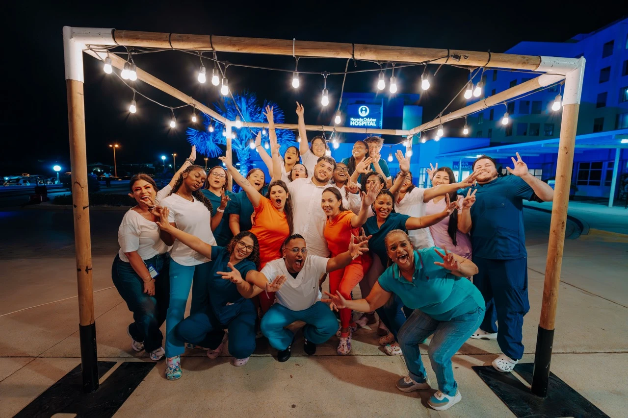 HOH cu jingle di fin di aña hunto cu Jeon y Coro Tutti Frutt