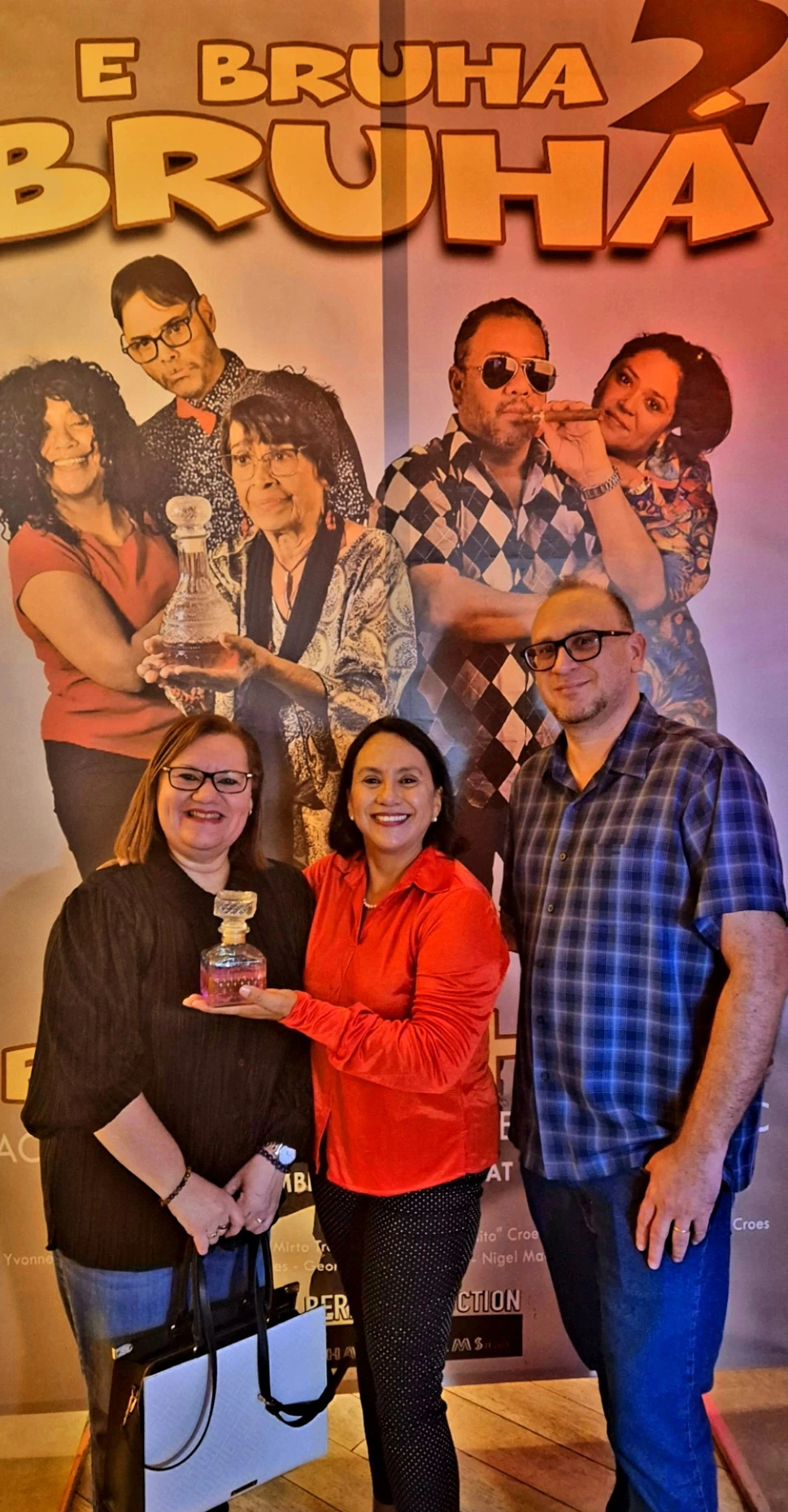 Addonsito contento di ta den e BRUHA, BRUHÀ 2 y cu e “BLIJF HIER” ricibi