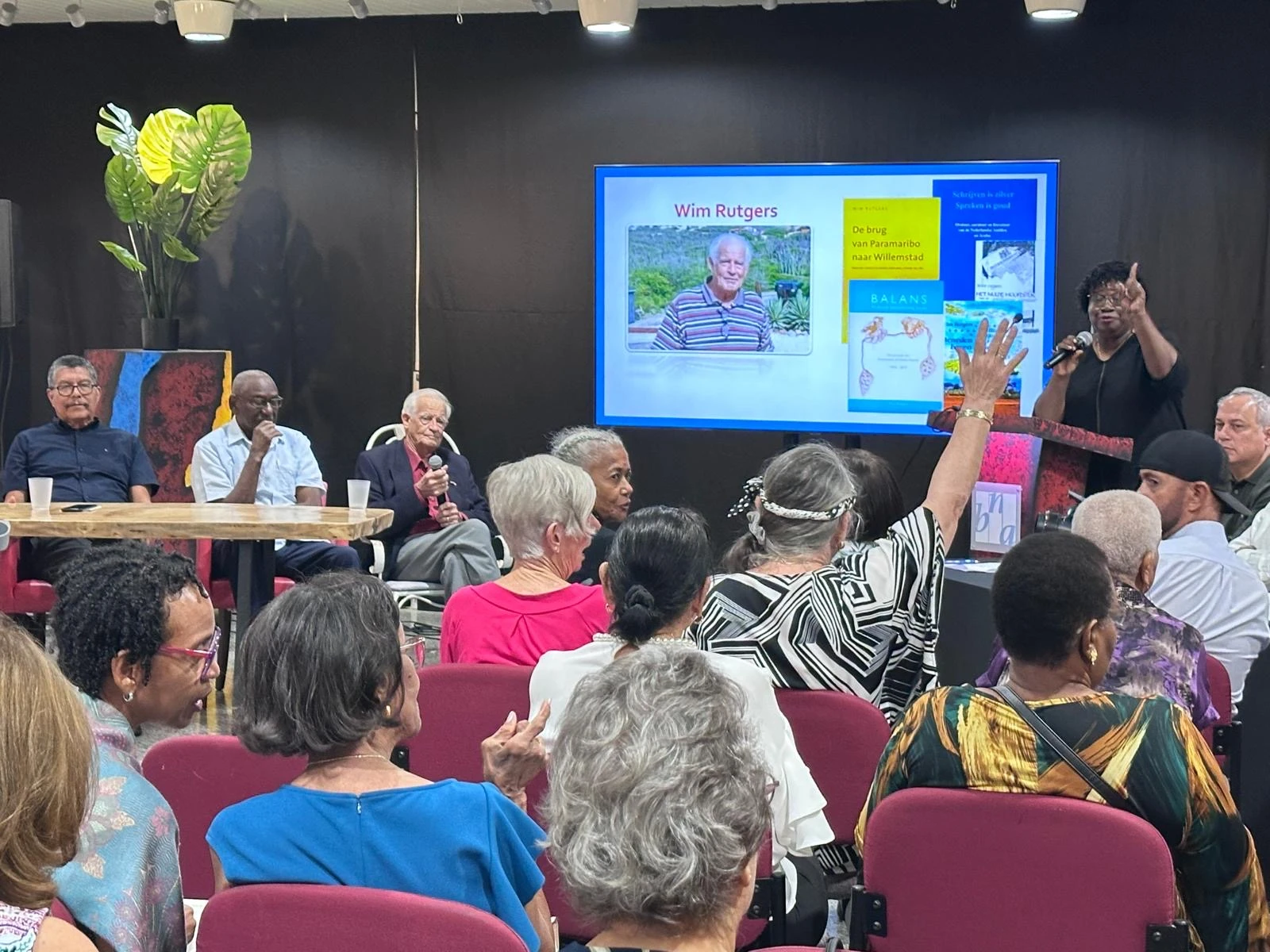 Encuentro literario Autor ta topa lector – lector ta topa autor