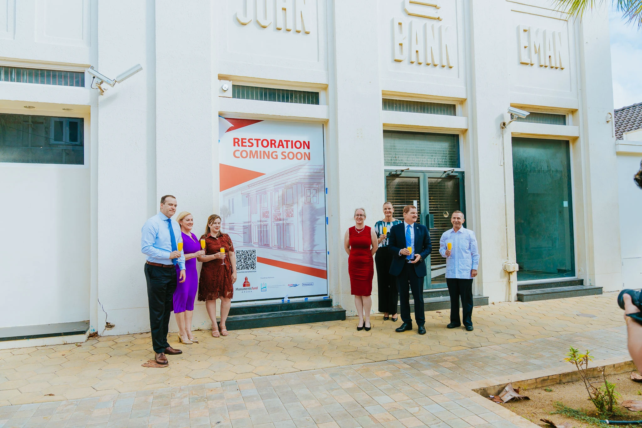 Firma y entrega oficial di edificio “John G. Eman” ta marca un siguiente paso concreto den revitalisacion di Oranjestad