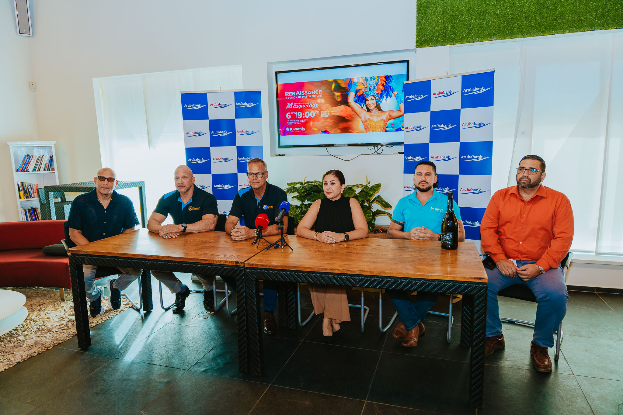 Kiwanis Masquerade Party lo tuma lugar diabierna 6 di februari