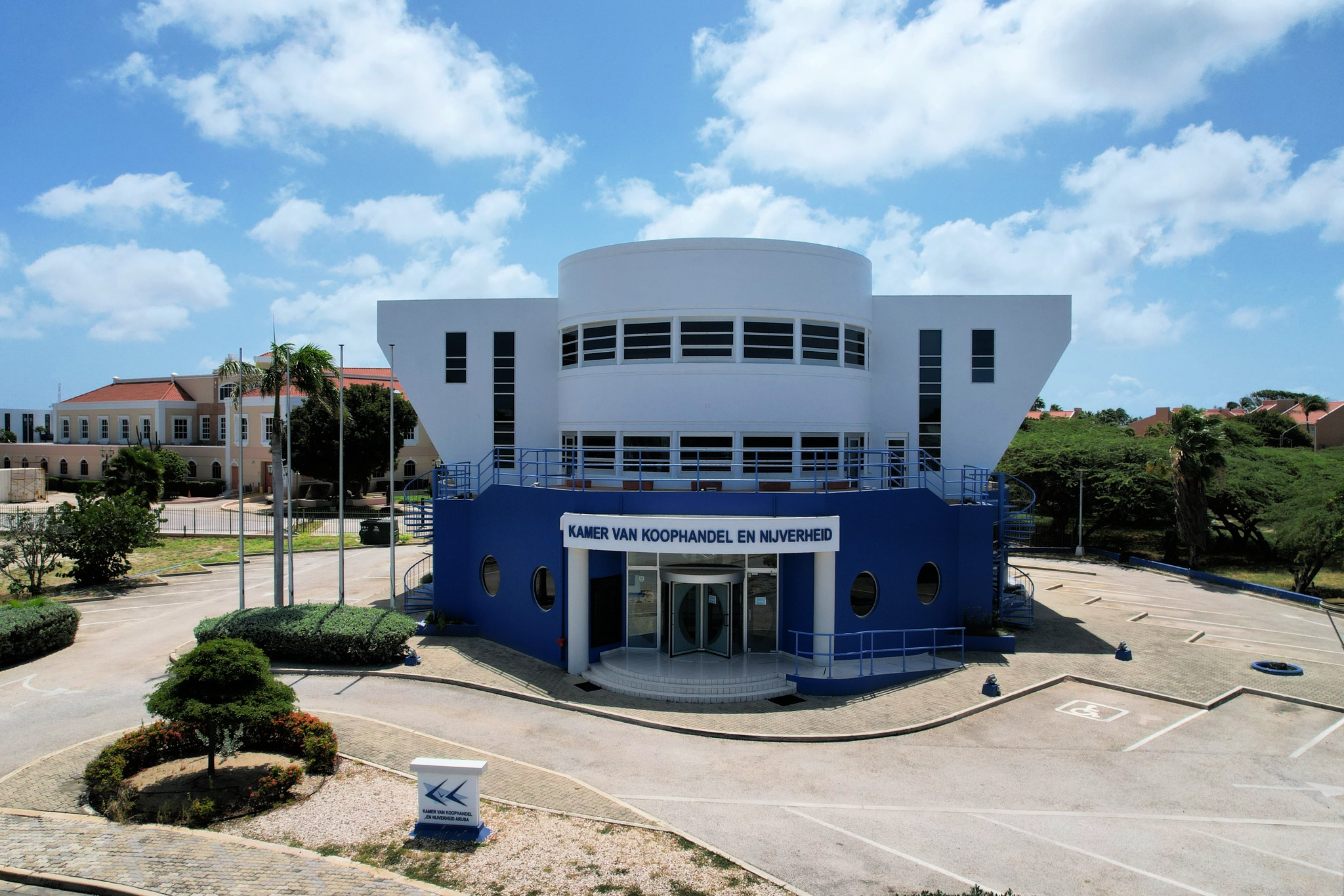 A eligi presidente y vice-presidente di directiva di KVK