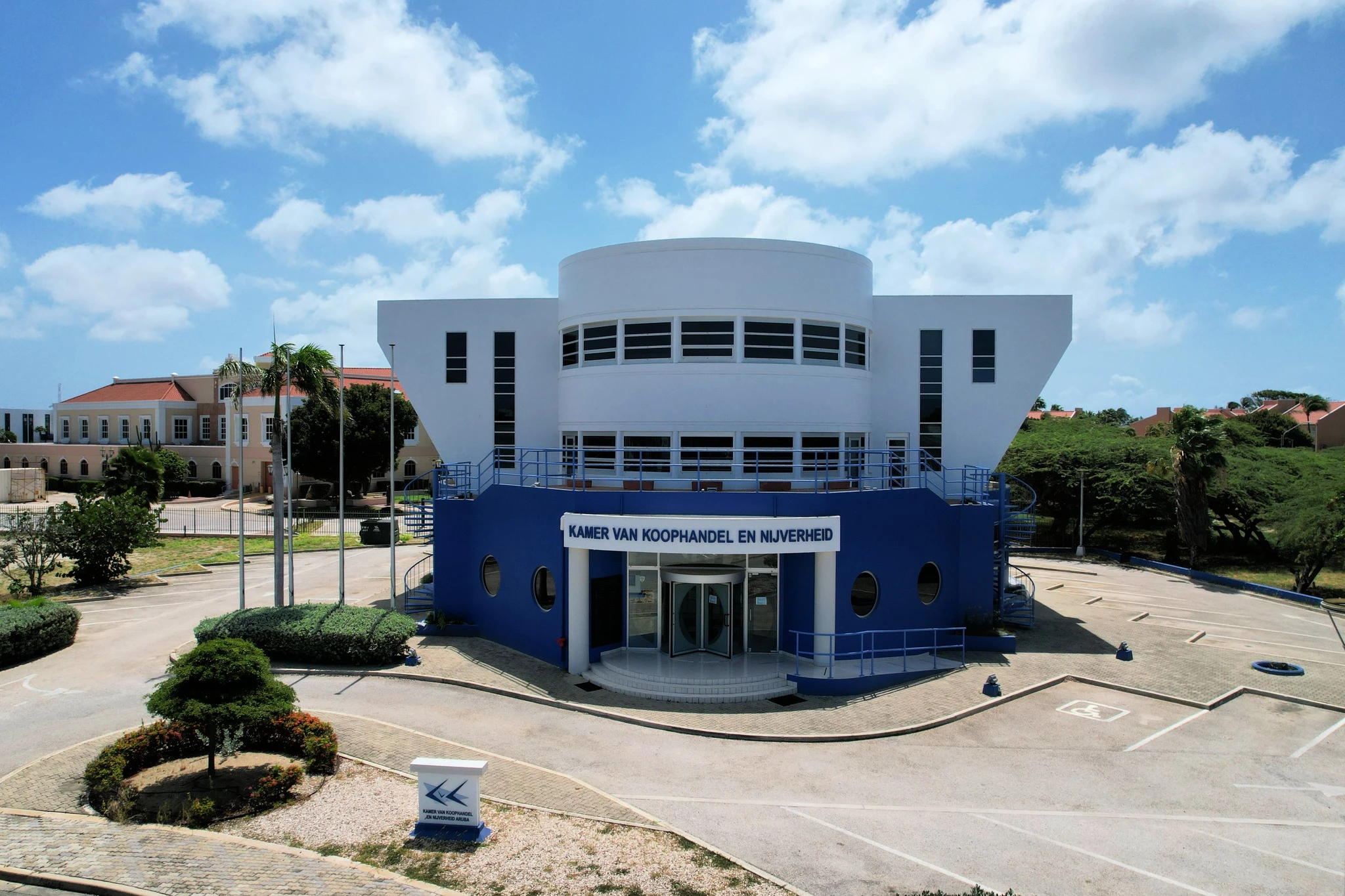 A eligi presidente y vice-presidente di directiva di KVK