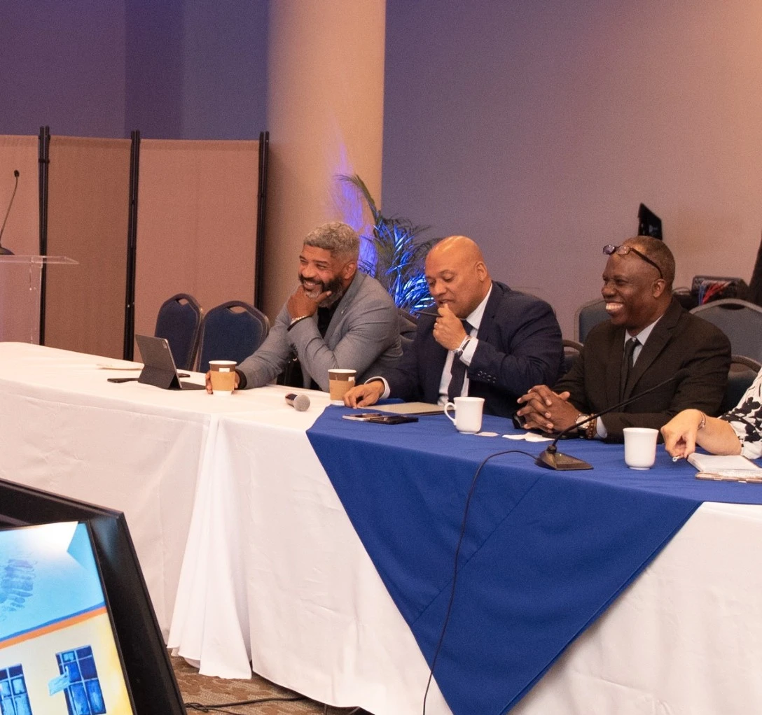 Ministernan di Husticia den Reino a reuni den sesion strategico na Sint Maarten