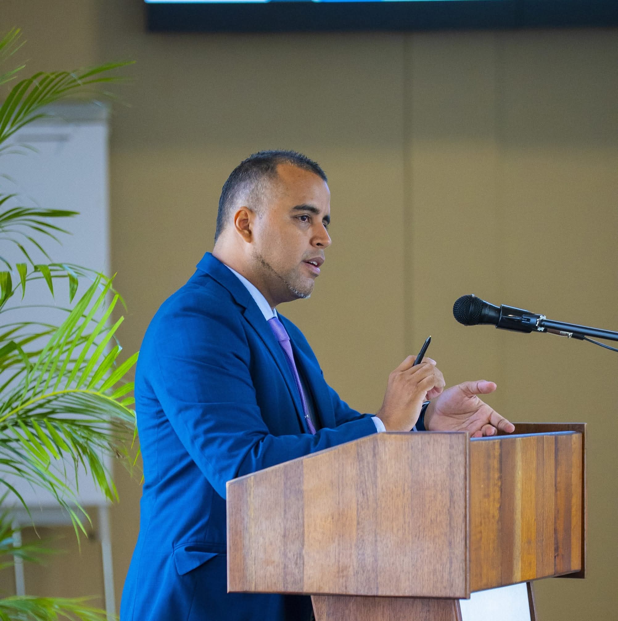 E crisis di autoridad; legitimidad, burocracia y distancia-Part II