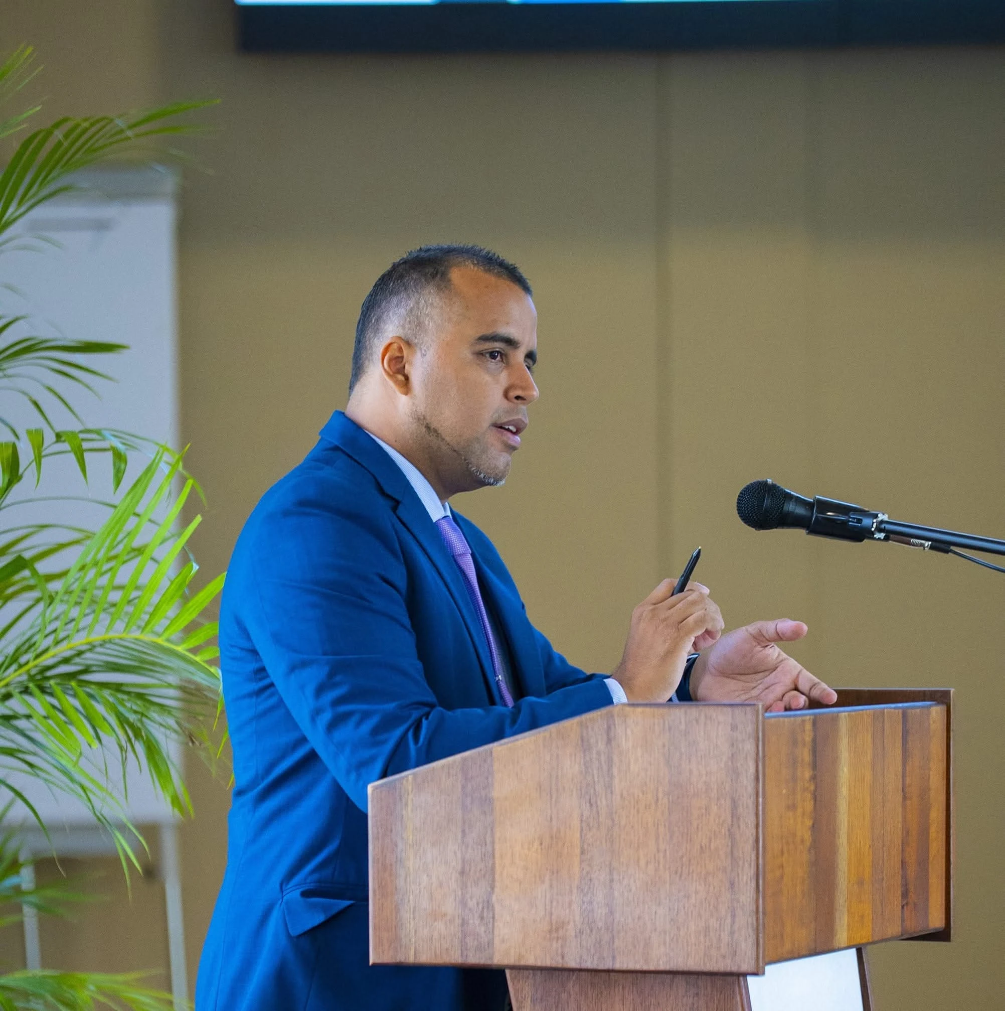 E crisis di autoridad; legitimidad, burocracia y distancia-Part II