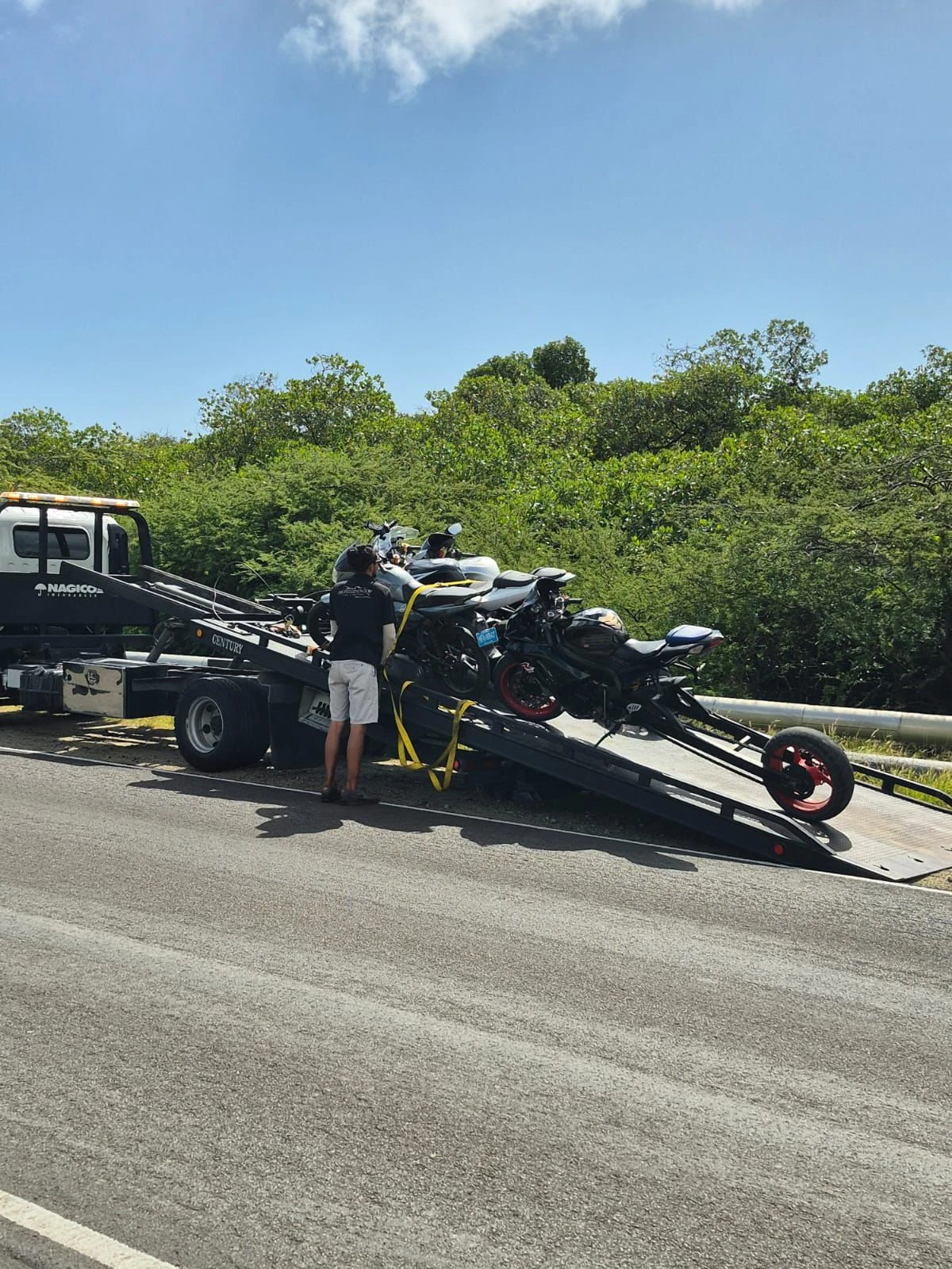 Prome, durante y despues di parada fantasia, Motor unit a confisca varios brommer durante control pisa den trafico