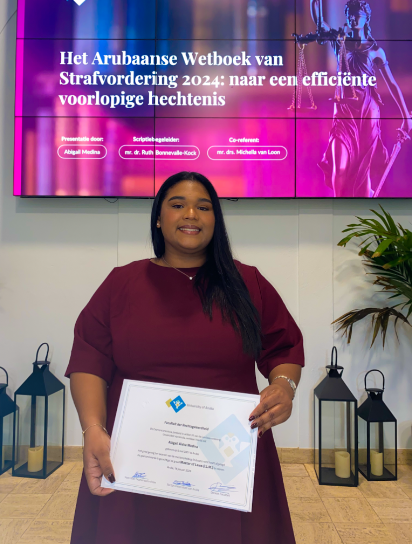 UA Graduado Abigail Medina