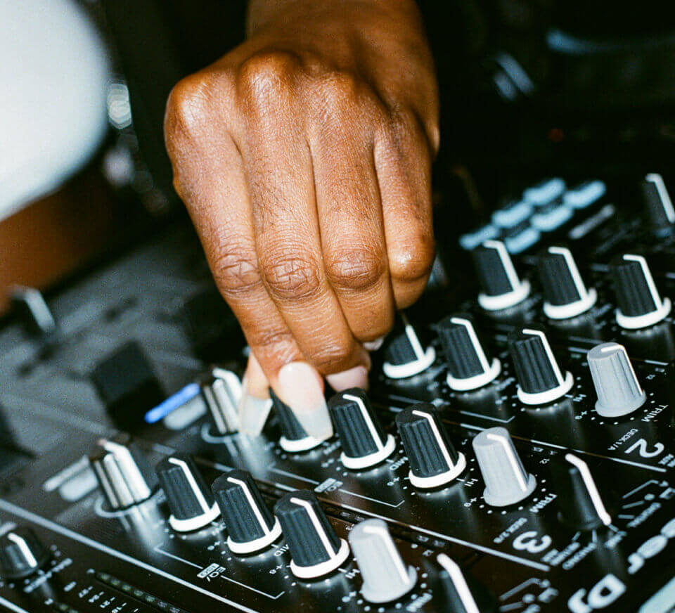 Cuida oido: Mantene e decibel na 85