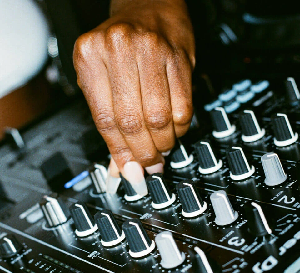 Cuida oido: Mantene e decibel na 85