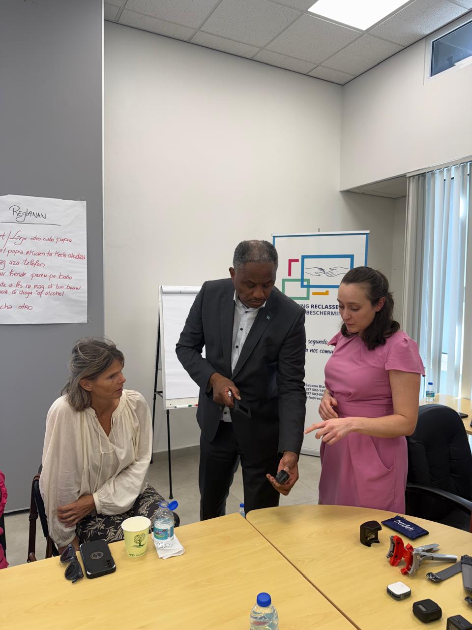 Ta introduci Enkelband entrante 2 di februari