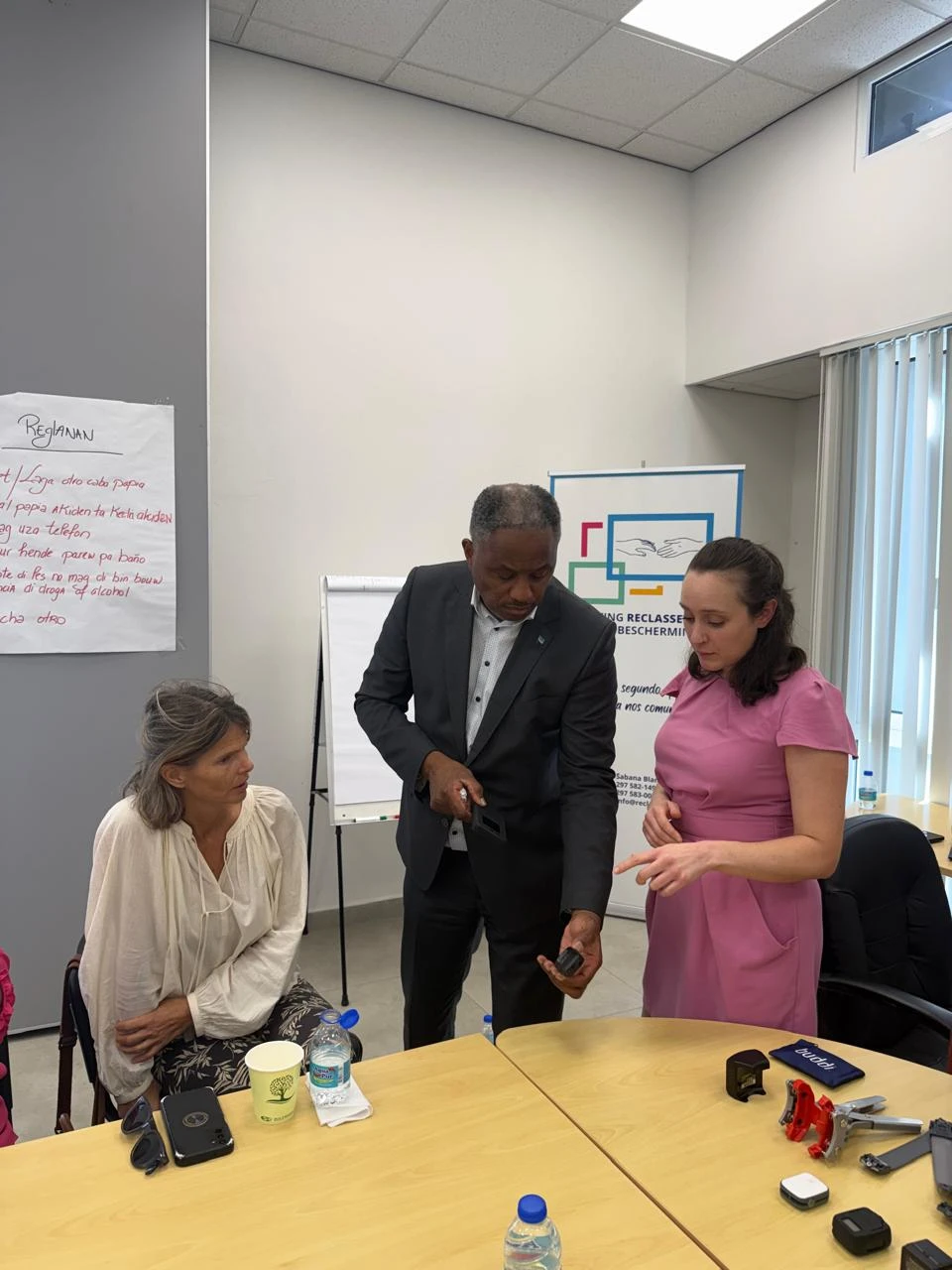 Ta introduci Enkelband entrante 2 di februari