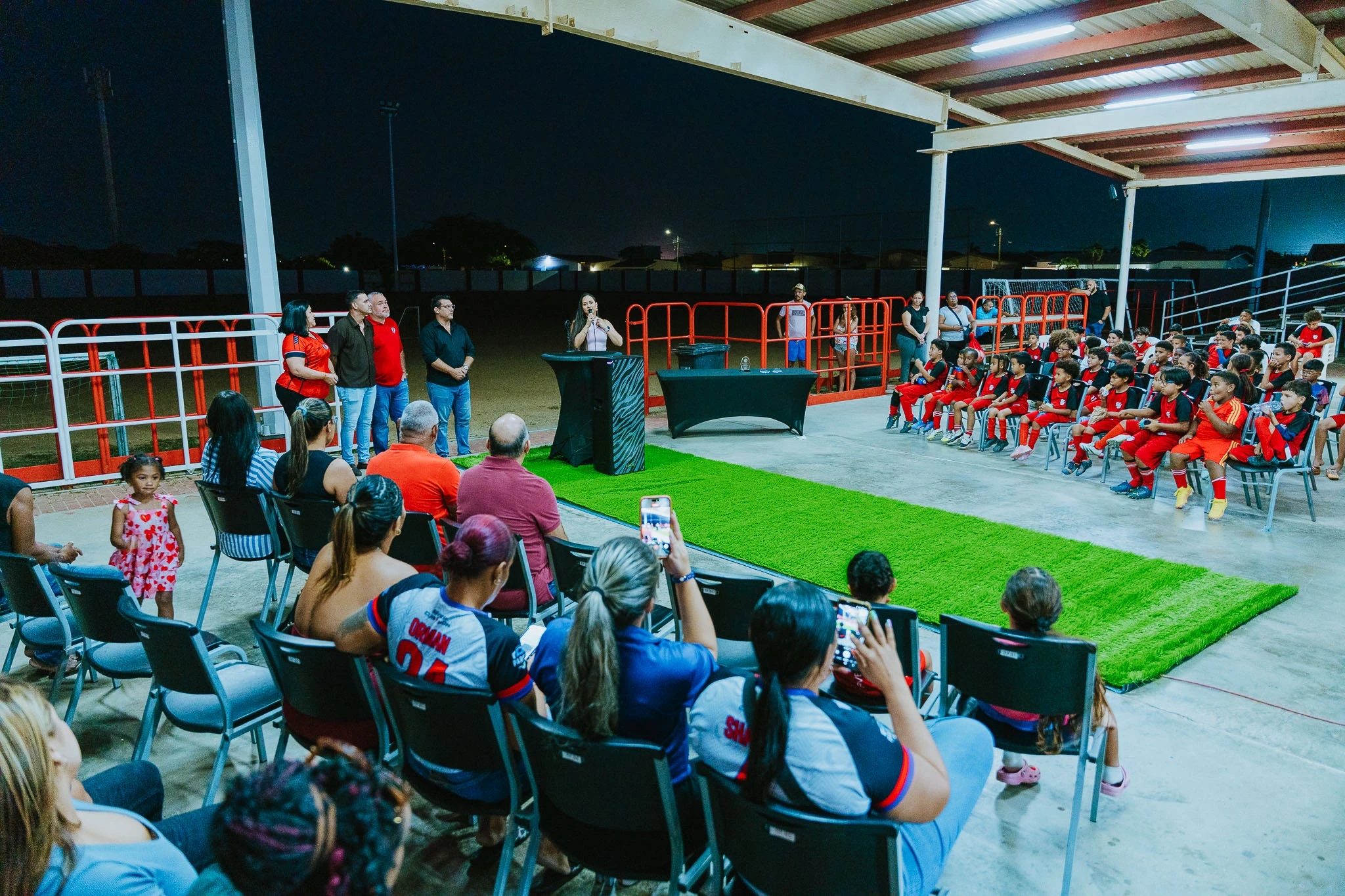 Veld di River Plate ta ricibi su luznan LED, un otro paso importante pa infrastructura deportivo na Aruba