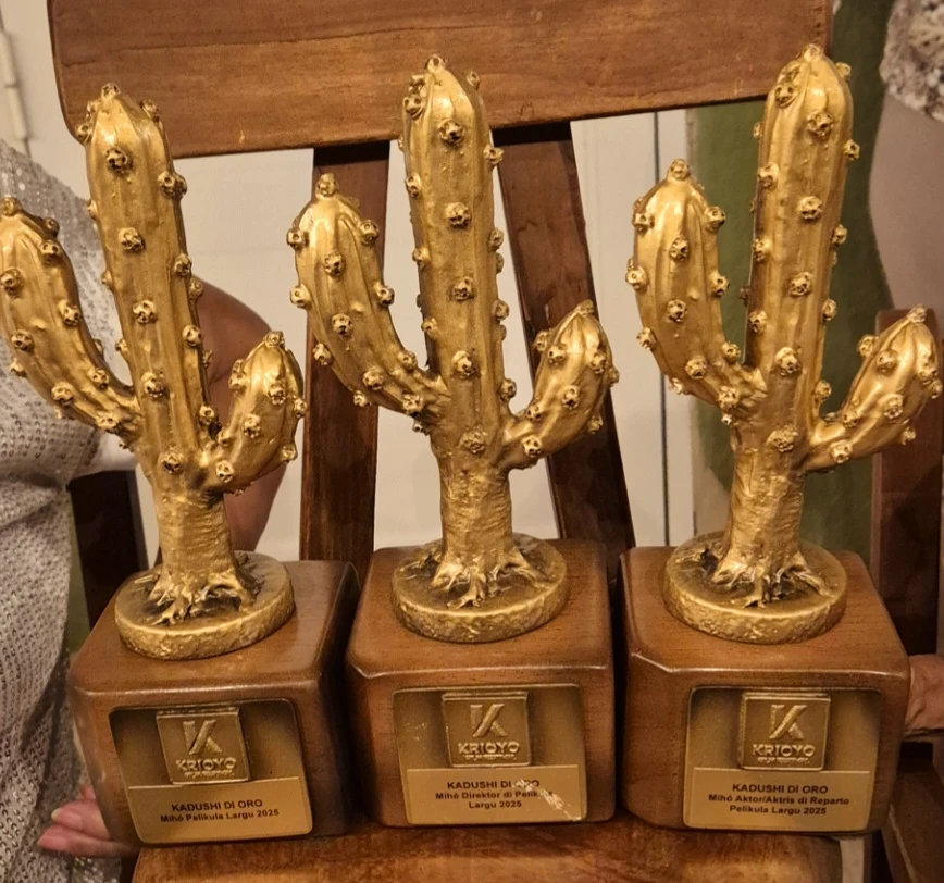 Desiree Croes a gradici y honra su crew di E BRUHA, BRUHÁ