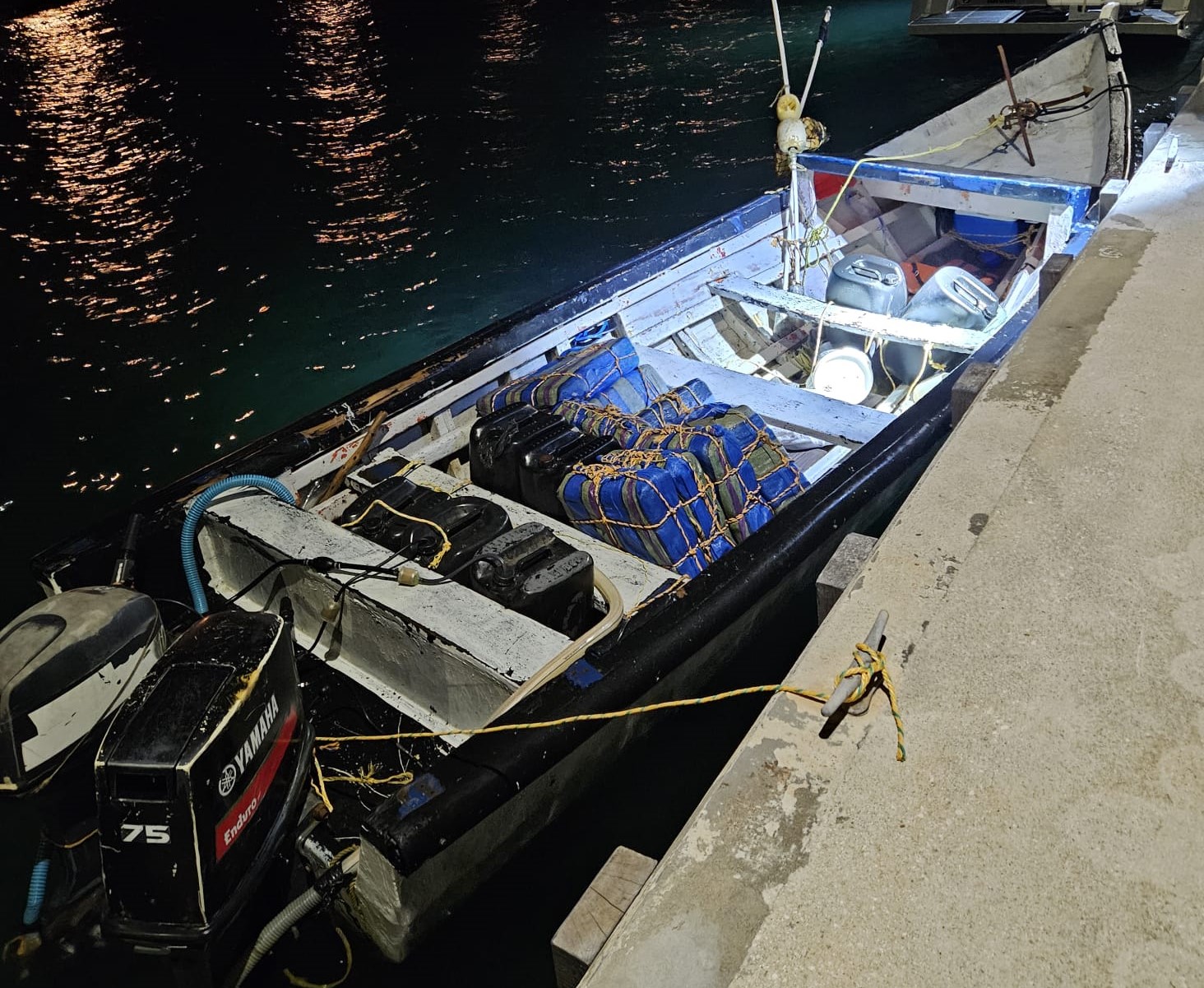 Colaboracion entre Wardacosta y Cuerpo Policial di Aruba a resulta den un interceptacion exitoso