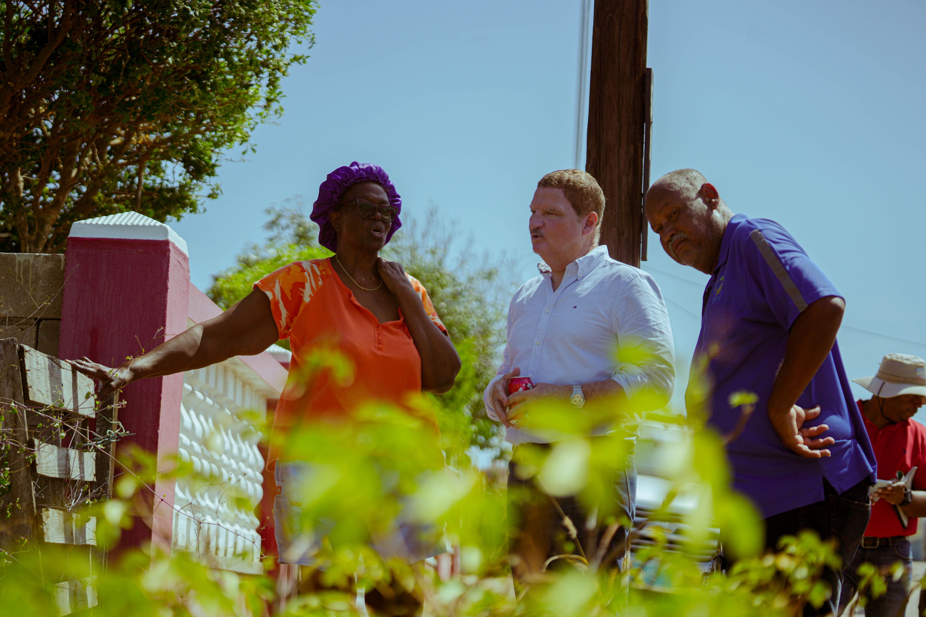 Prome Minister Mike Eman ta continua “Accion di Bario” na Esso Heights