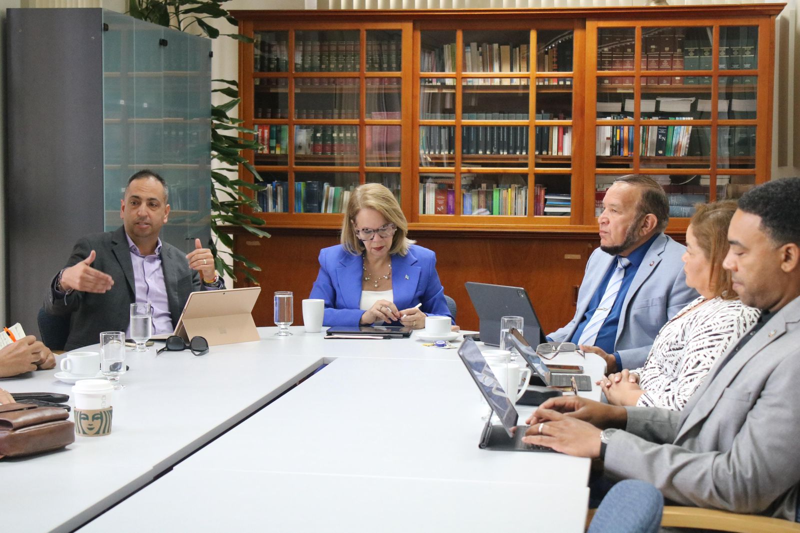 Nos no por laga e oportunidadnan economico nobo pasa bay sin mas